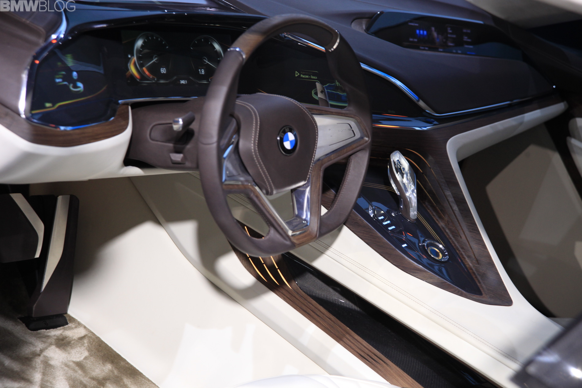 2014 Bmw Vision Future Luxury Concept Wallpapers