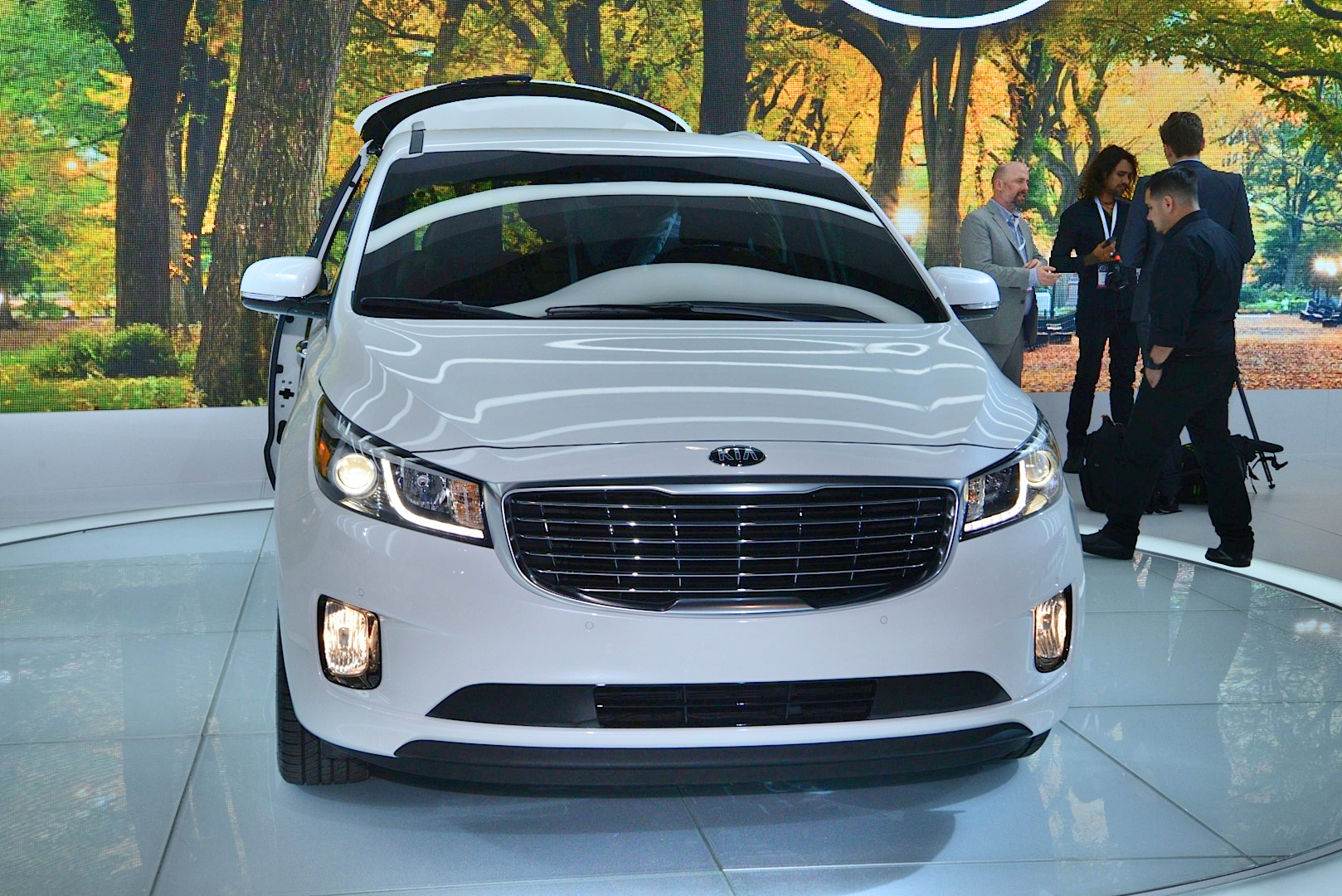 2015 Kia Sedona Wallpapers