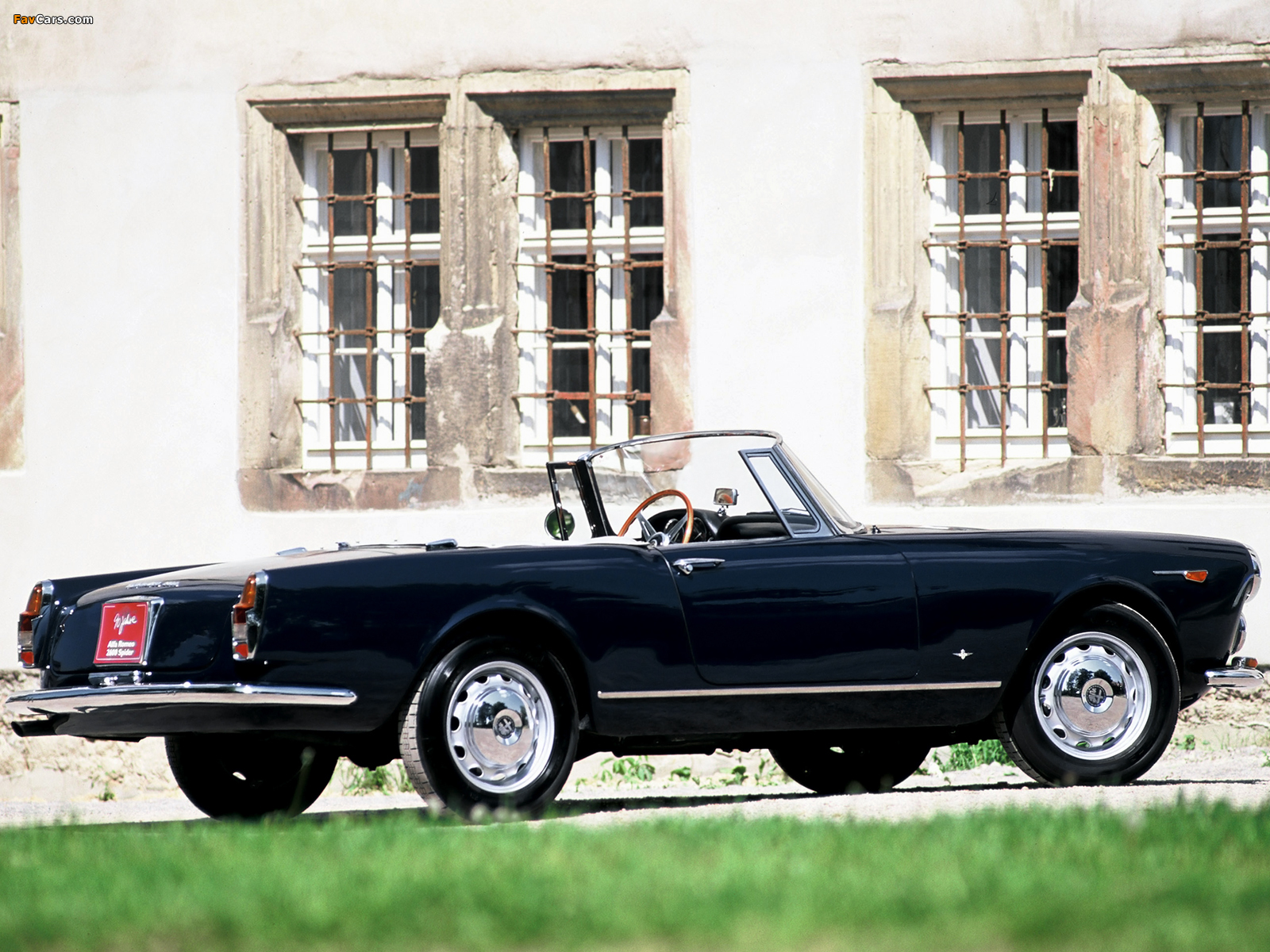 Alfa Romeo 2600 Spider Wallpapers