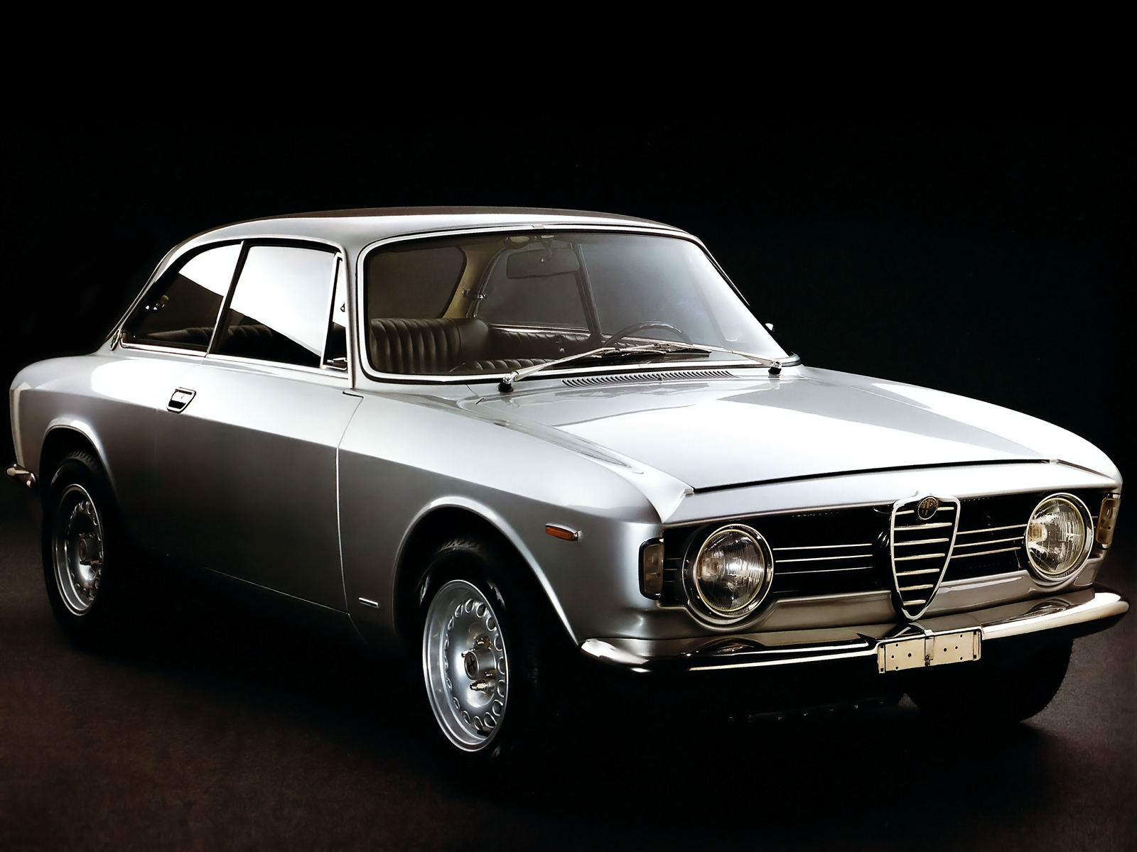 Alfa Romeo Giulia Sprint Gt Wallpapers