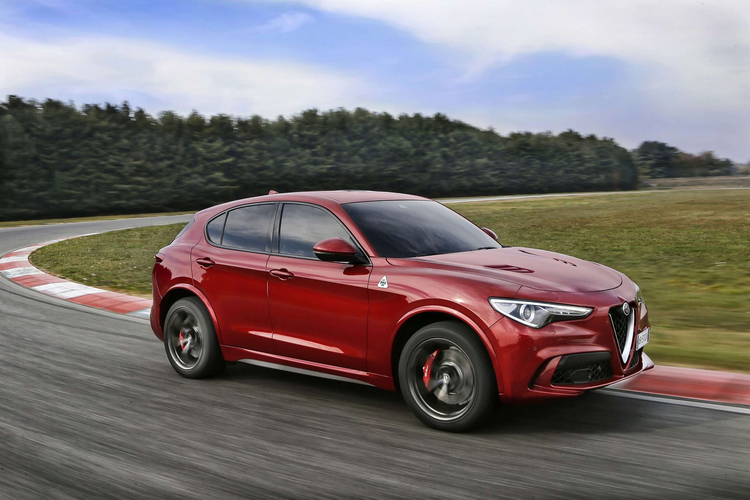 Alfa Romeo Stelvio Quadrifoglio Wallpapers