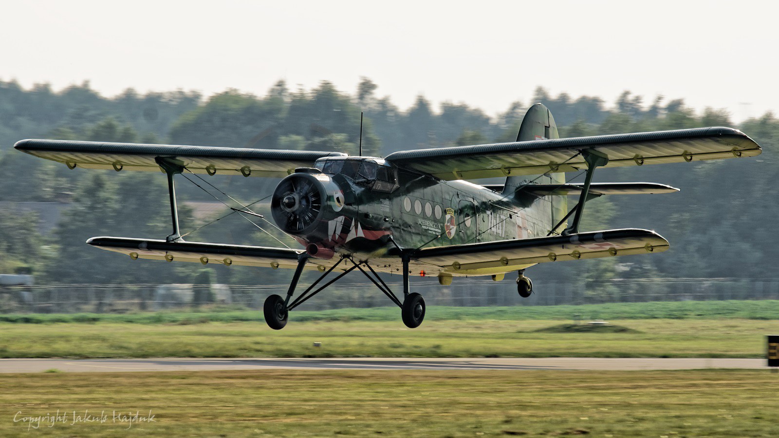 Antonov An-2 Wallpapers