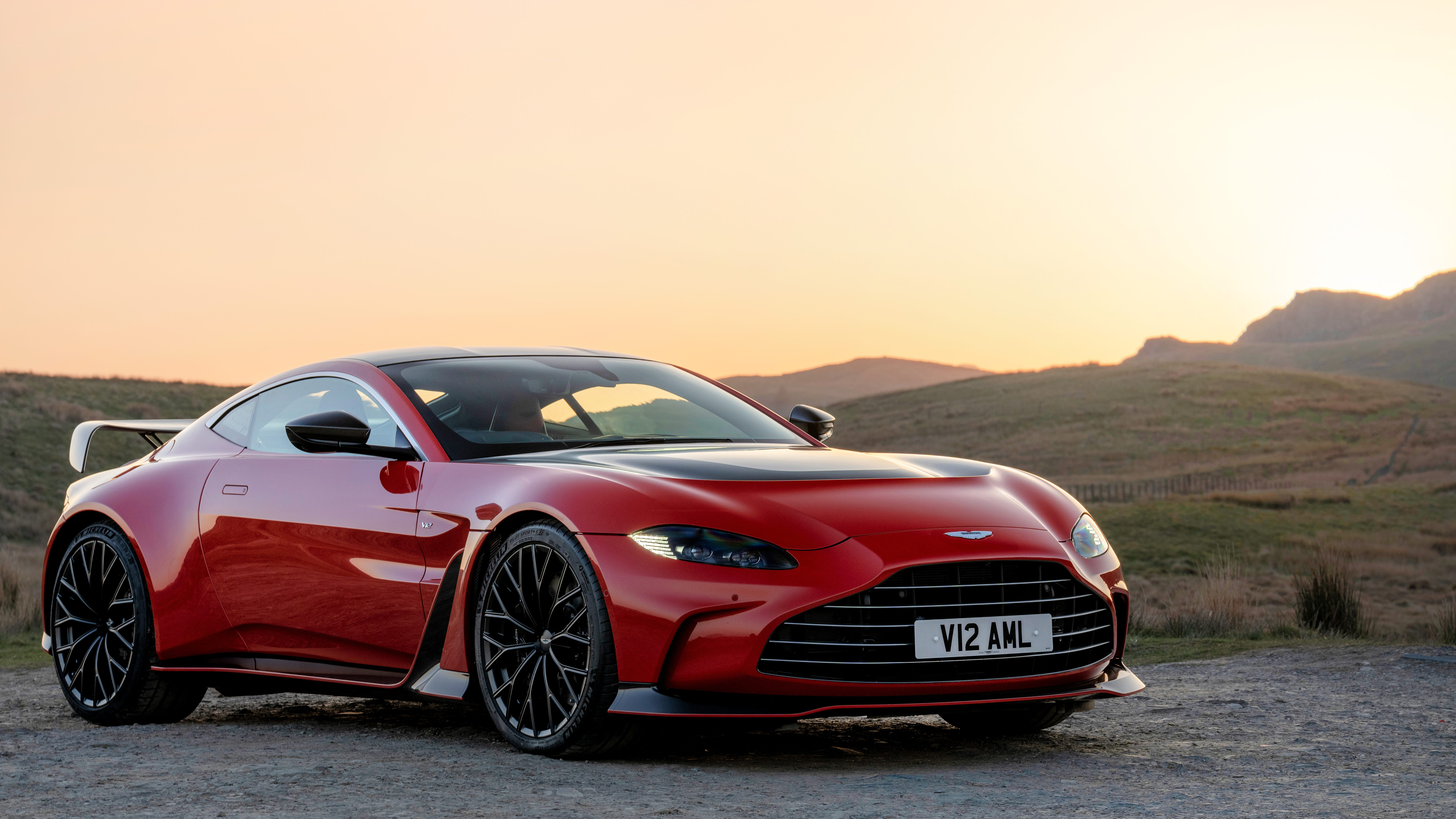 Aston Martin V12 Vantage Wallpapers