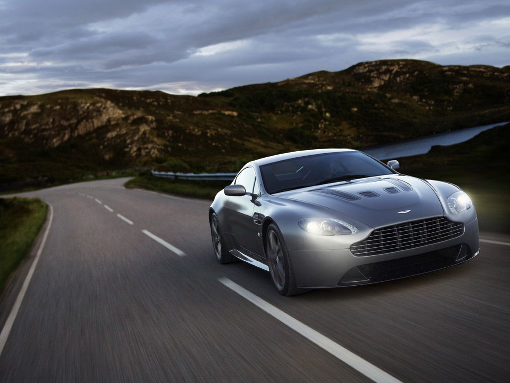 Aston Martin V12 Vantage V600 Wallpapers