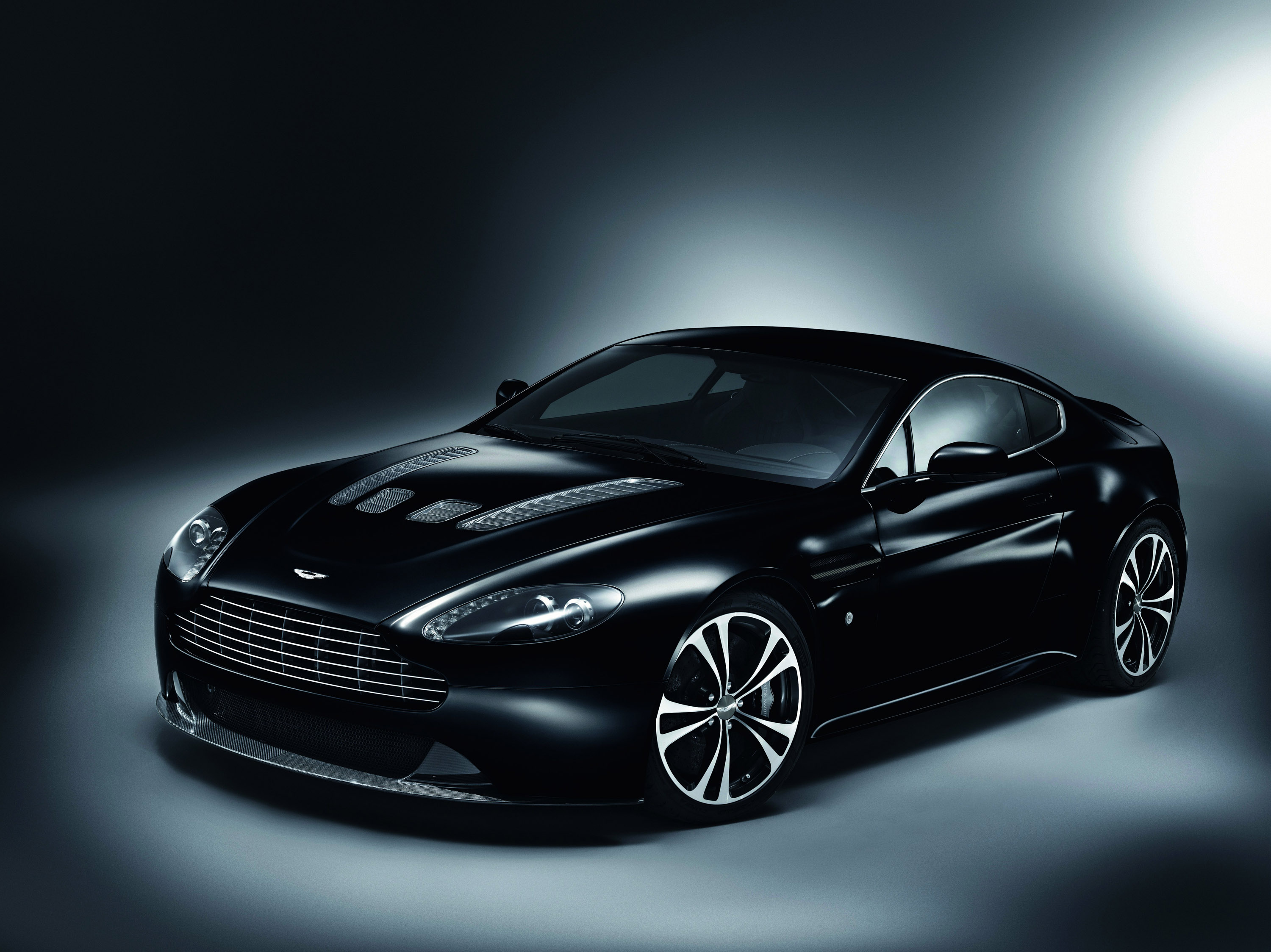 Aston Martin V12 Vantage V600 Wallpapers