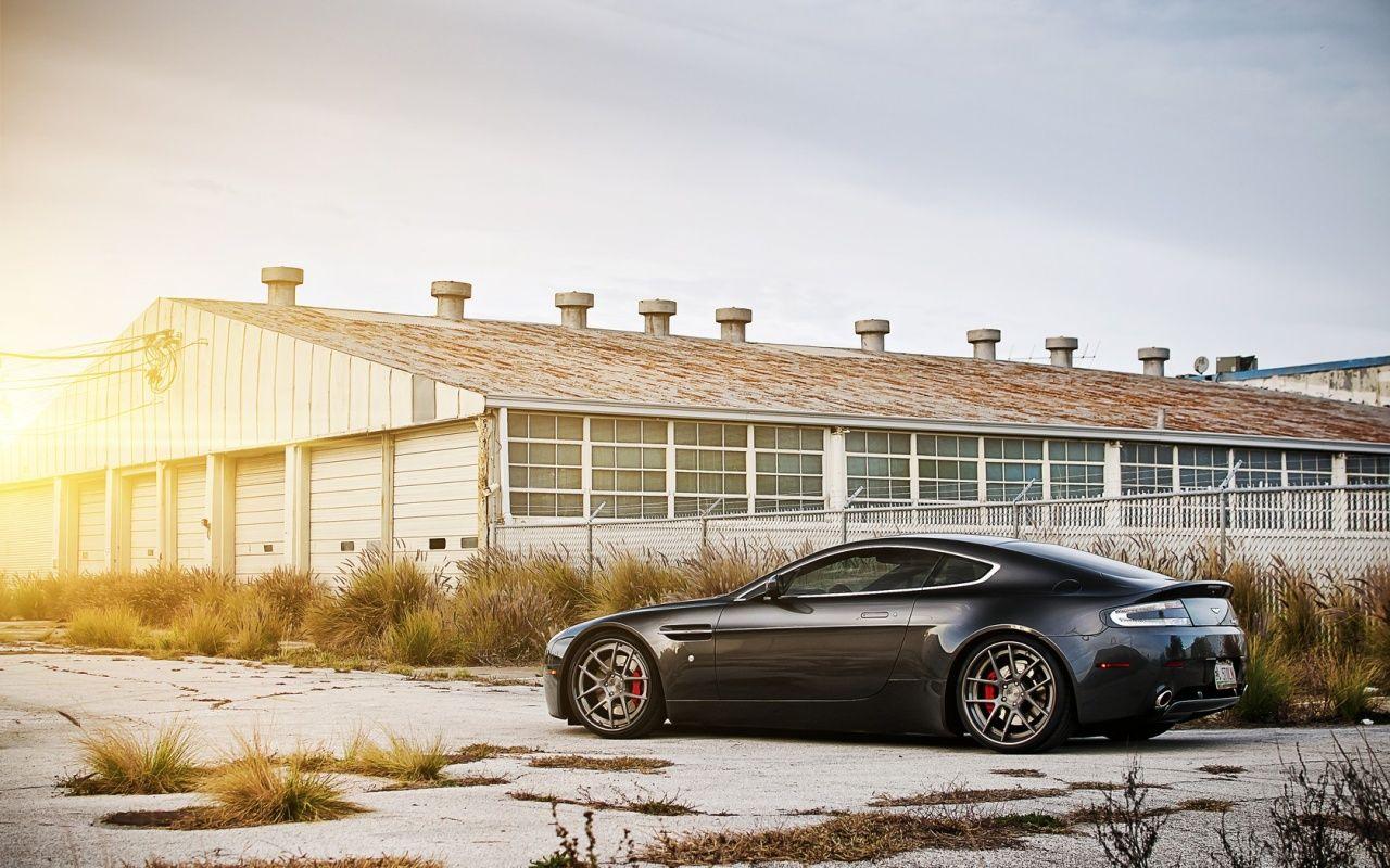 Aston Martin V12 Vantage V600 Wallpapers