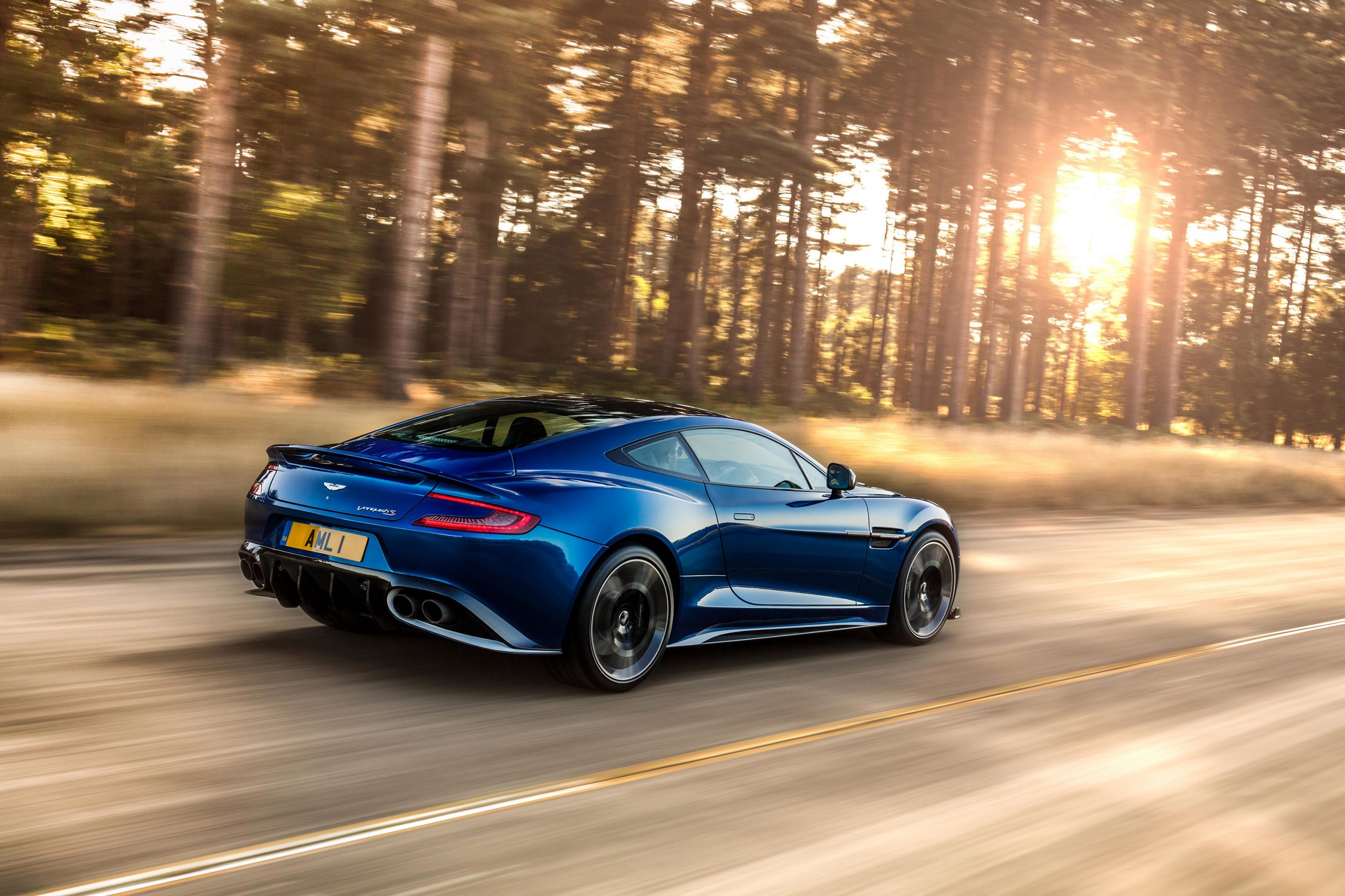 Aston Martin Vanquish 2018 Wallpapers