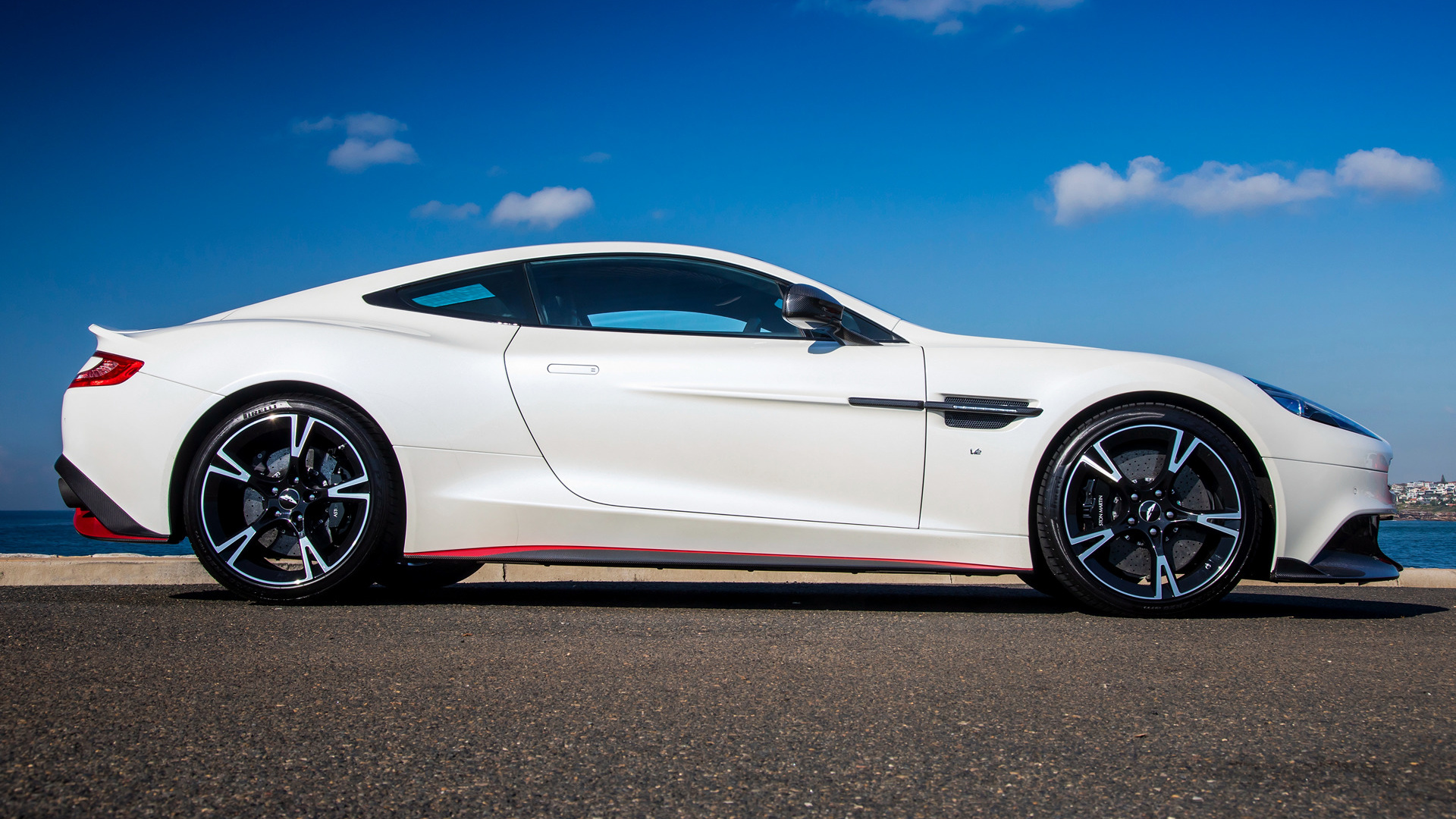 Aston Martin Vanquish 2018 Wallpapers