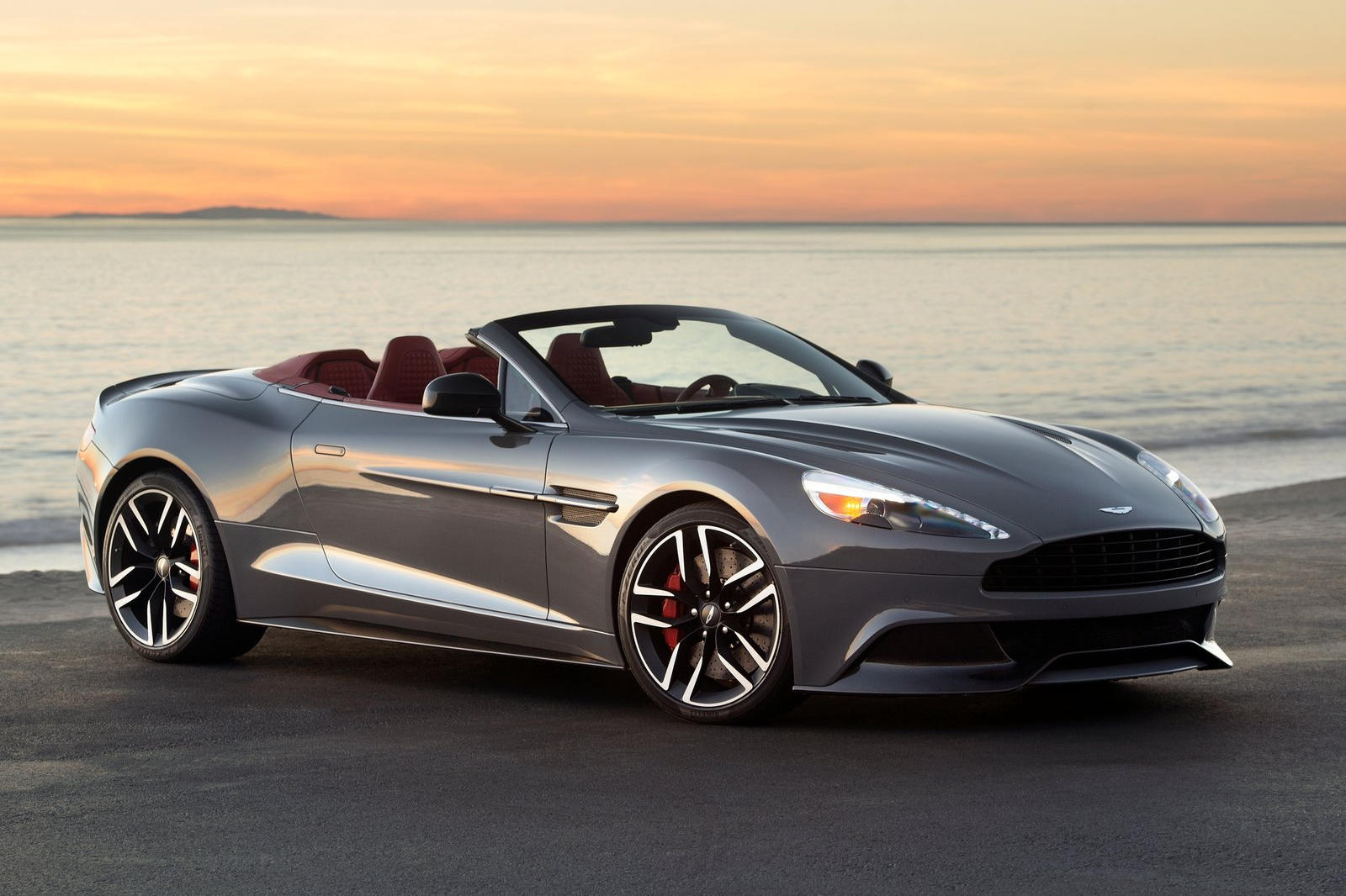 Aston Martin Vanquish Volante Wallpapers