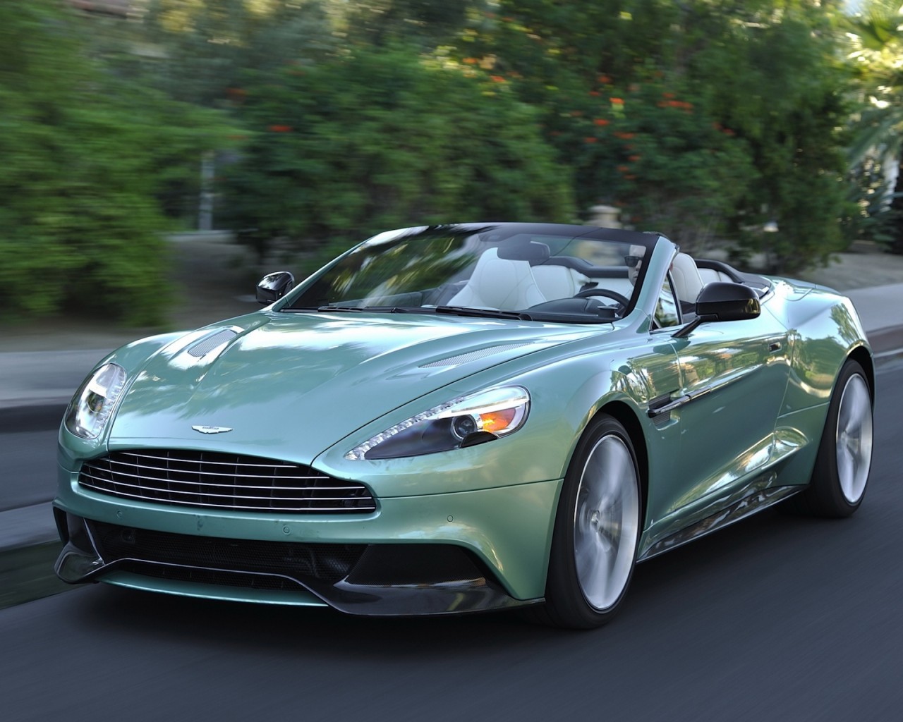 Aston Martin Vanquish Volante Wallpapers