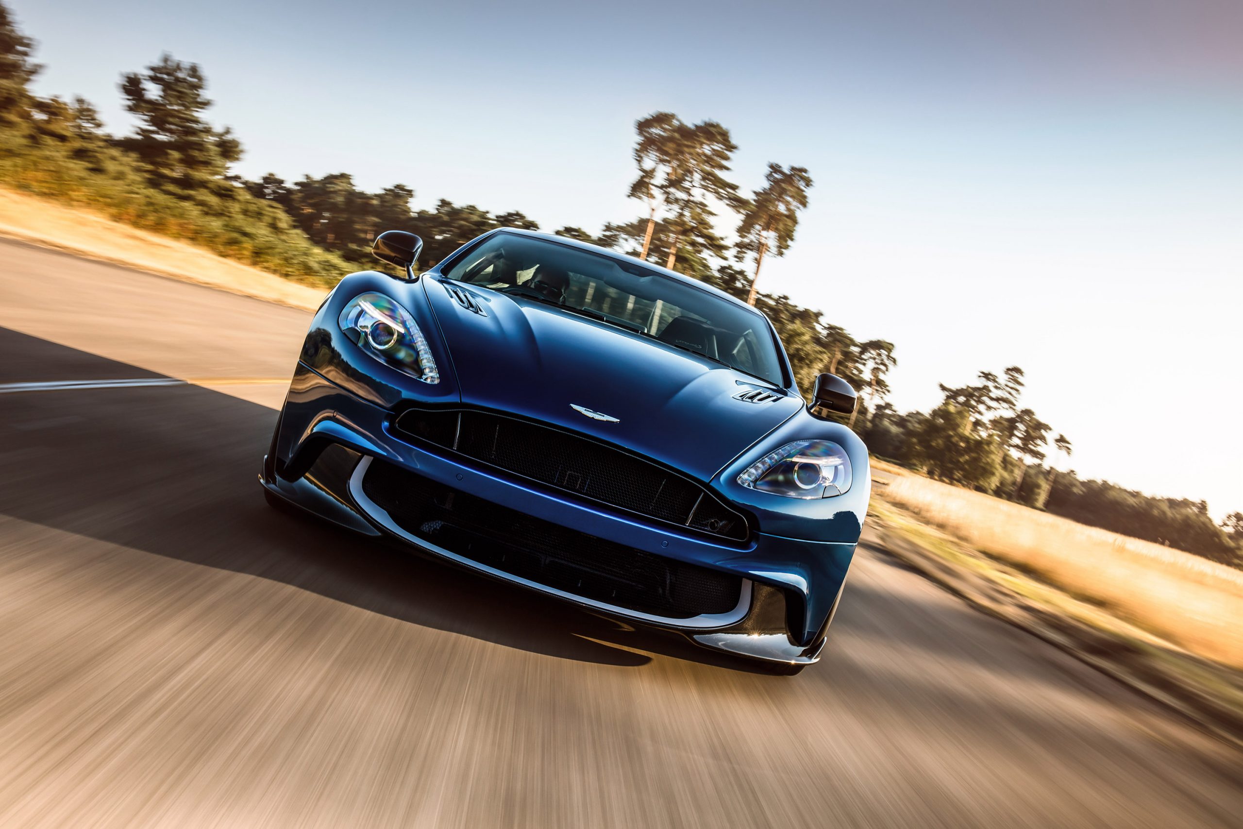 Aston Martin Vanquish Volante Wallpapers