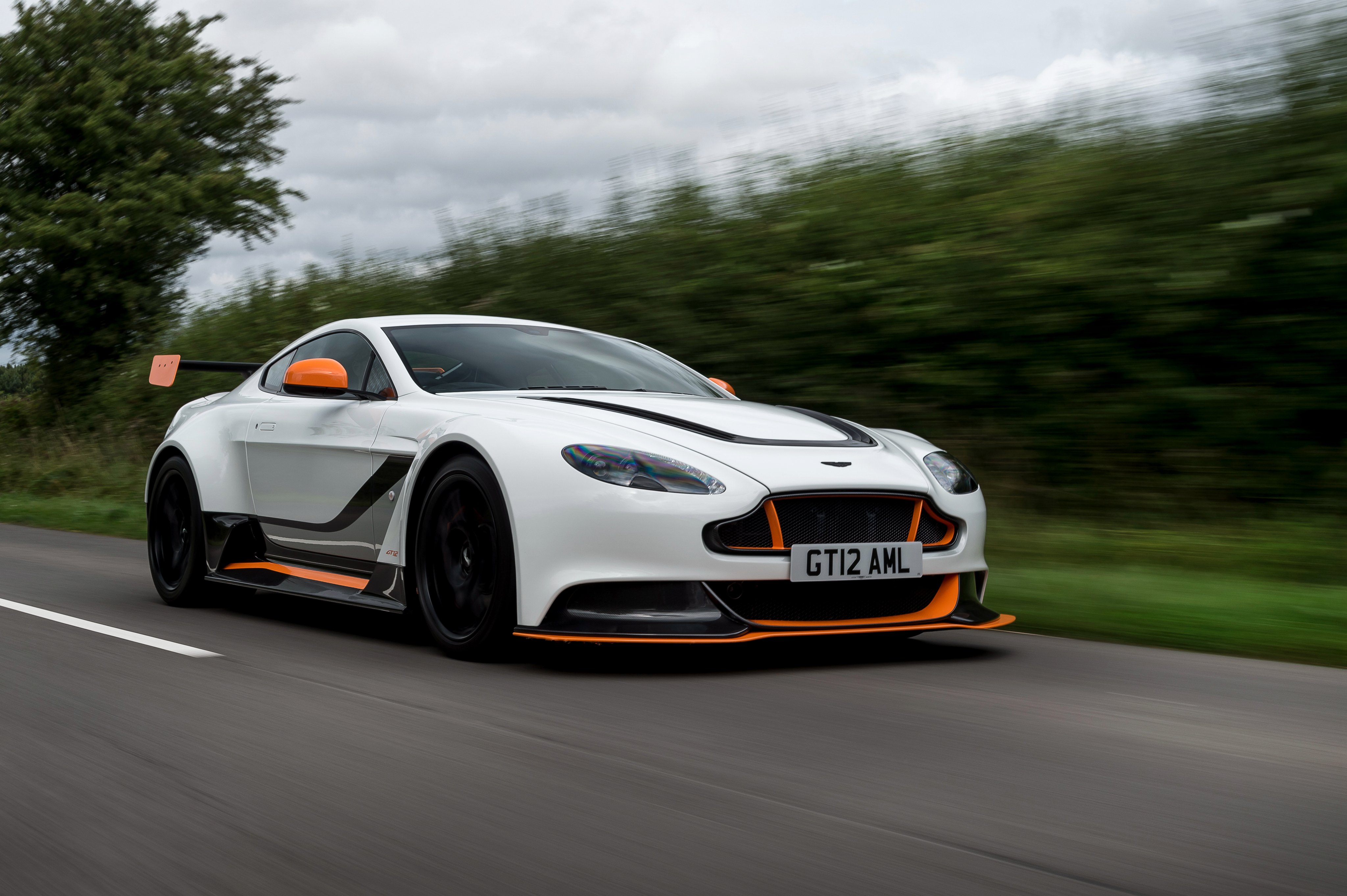 Aston Martin Vantage Gt12 Wallpapers