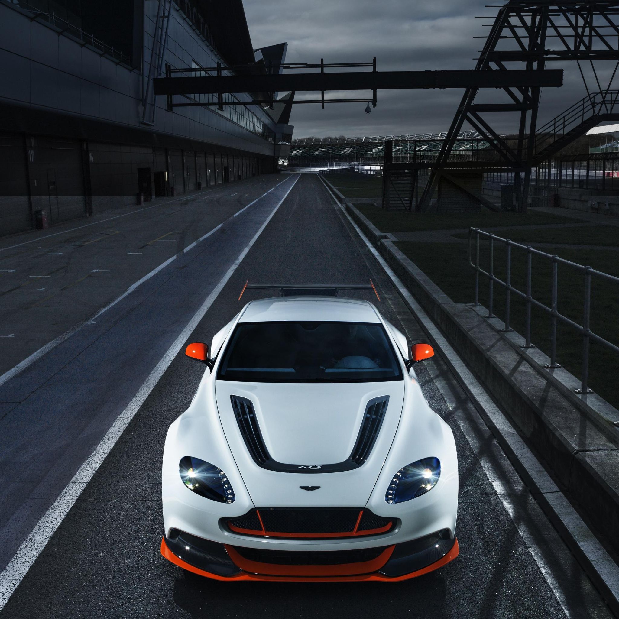 Aston Martin Vantage Gt12 Wallpapers