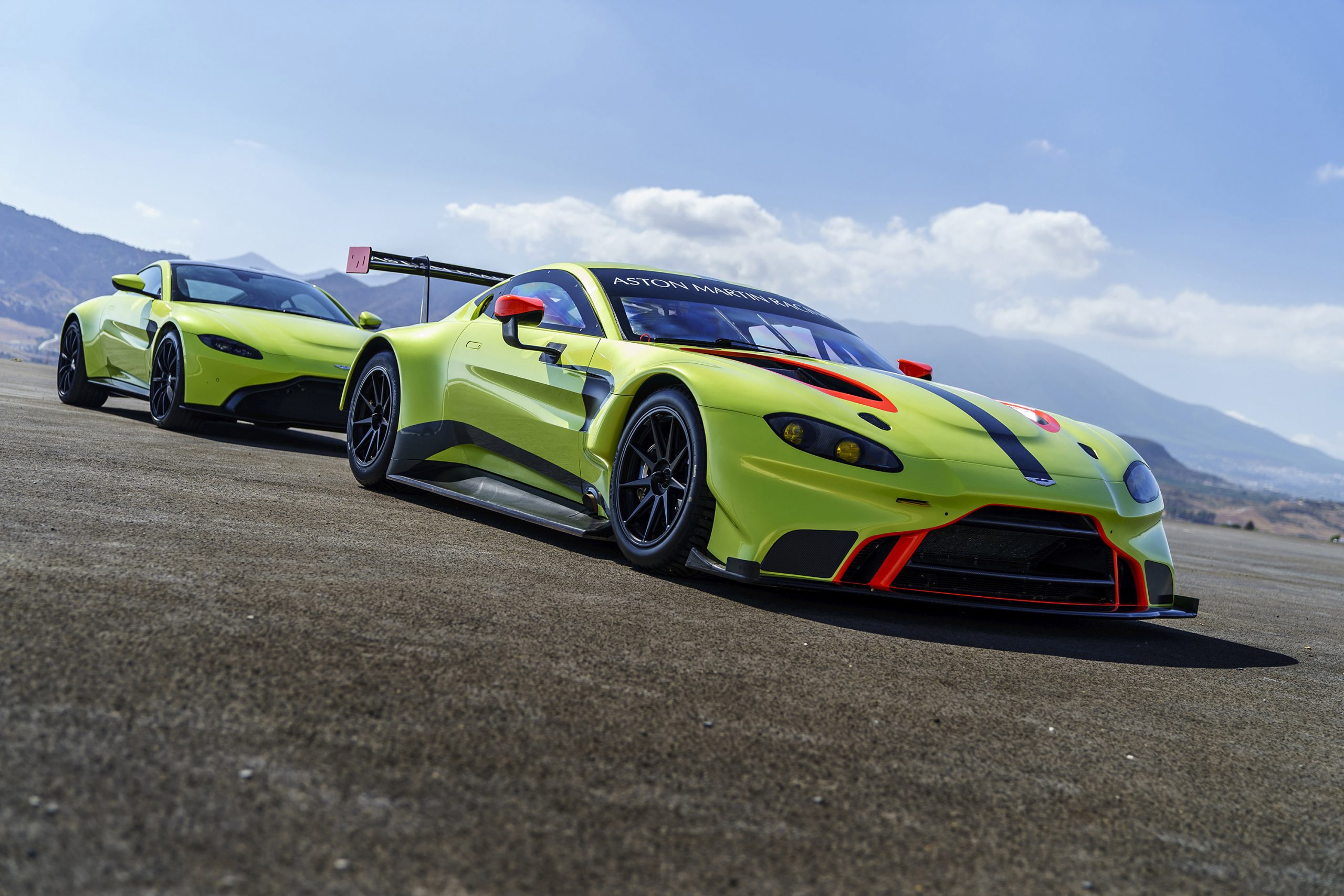 Aston Martin Vantage Gt2 Wallpapers