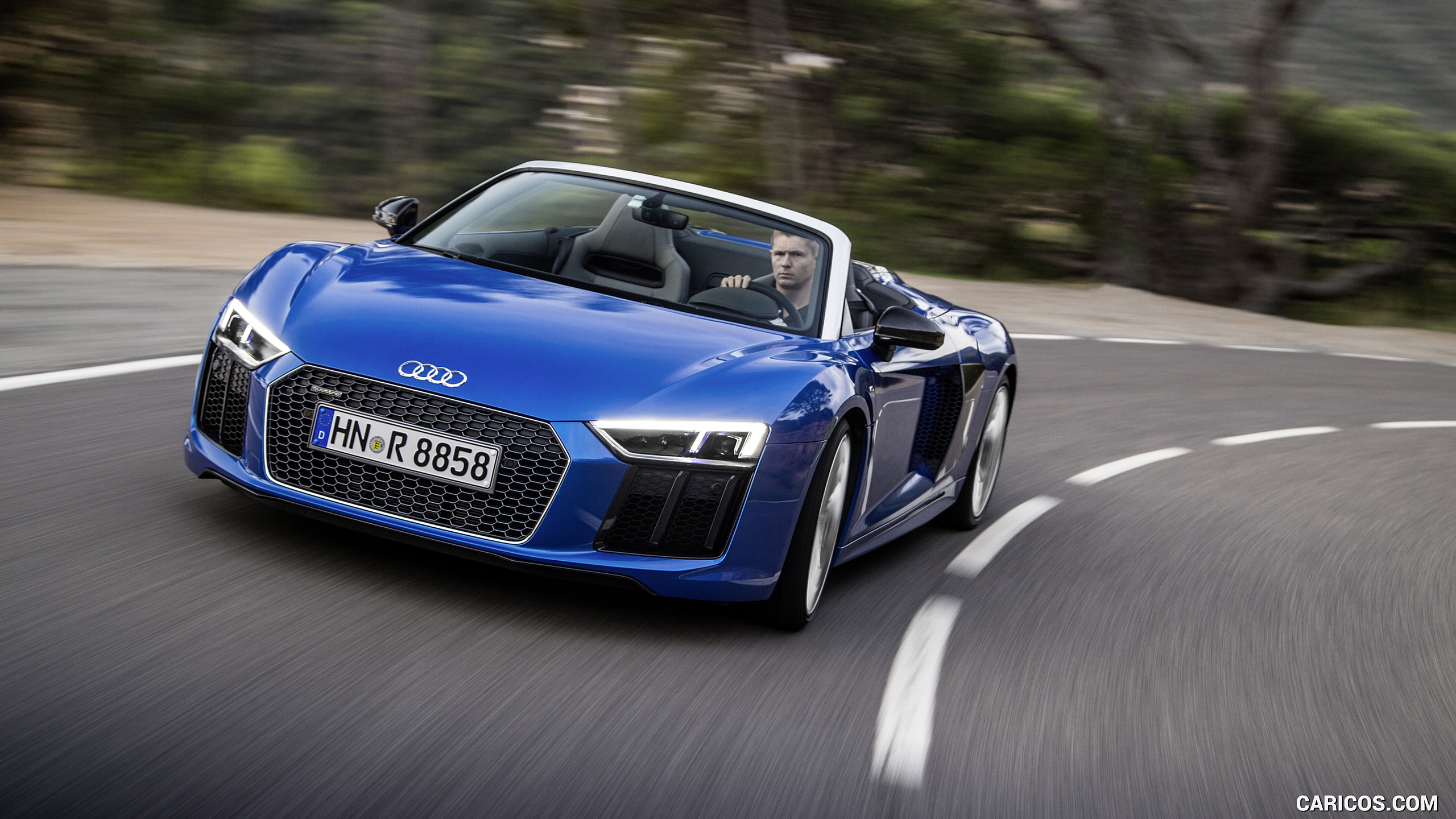 Audi R8 Spyder V10 Plus 2017 Wallpapers