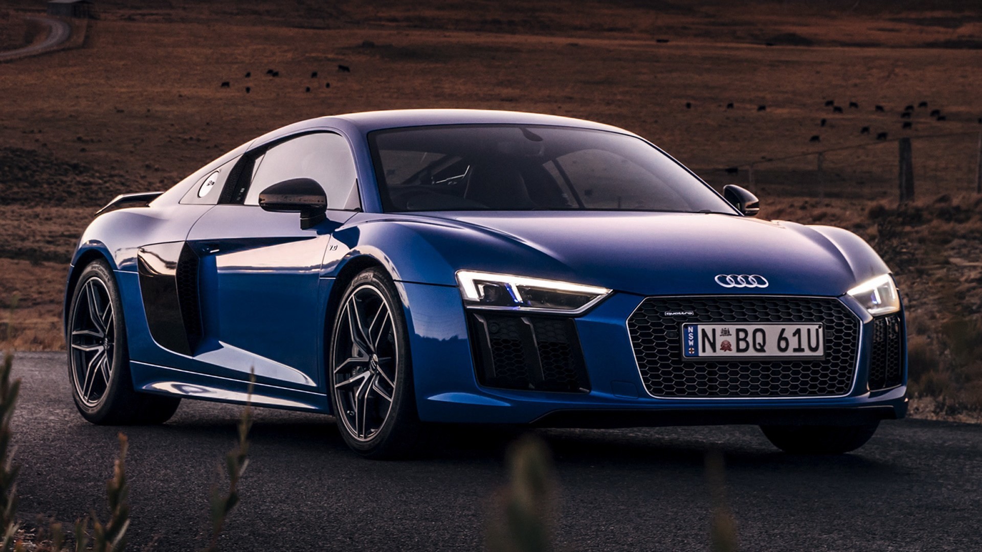 Audi R8 Spyder V10 Plus 2017 Wallpapers