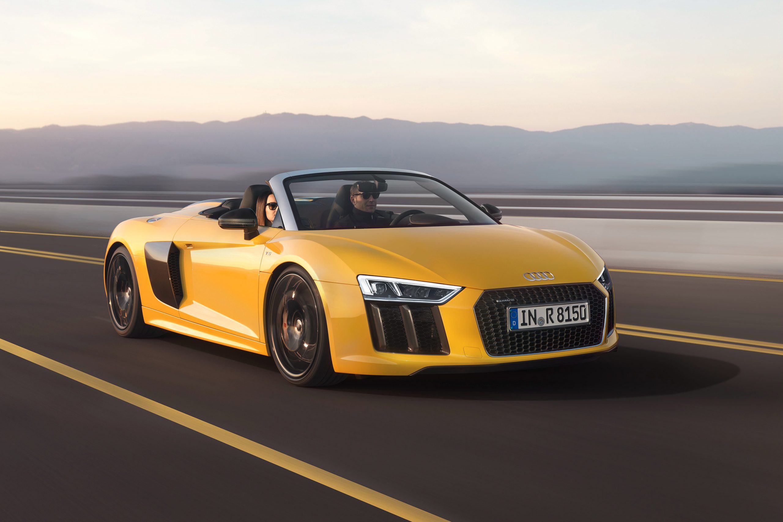 Audi R8 Spyder V10 Plus 2017 Wallpapers