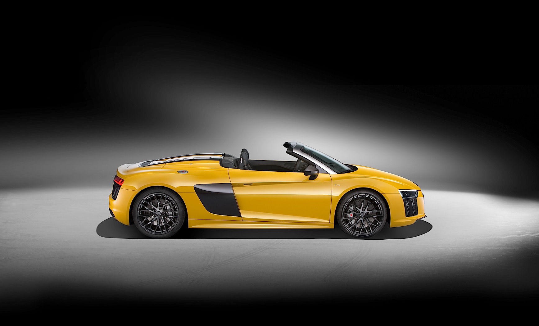 Audi R8 Spyder V10 Plus 2017 Wallpapers