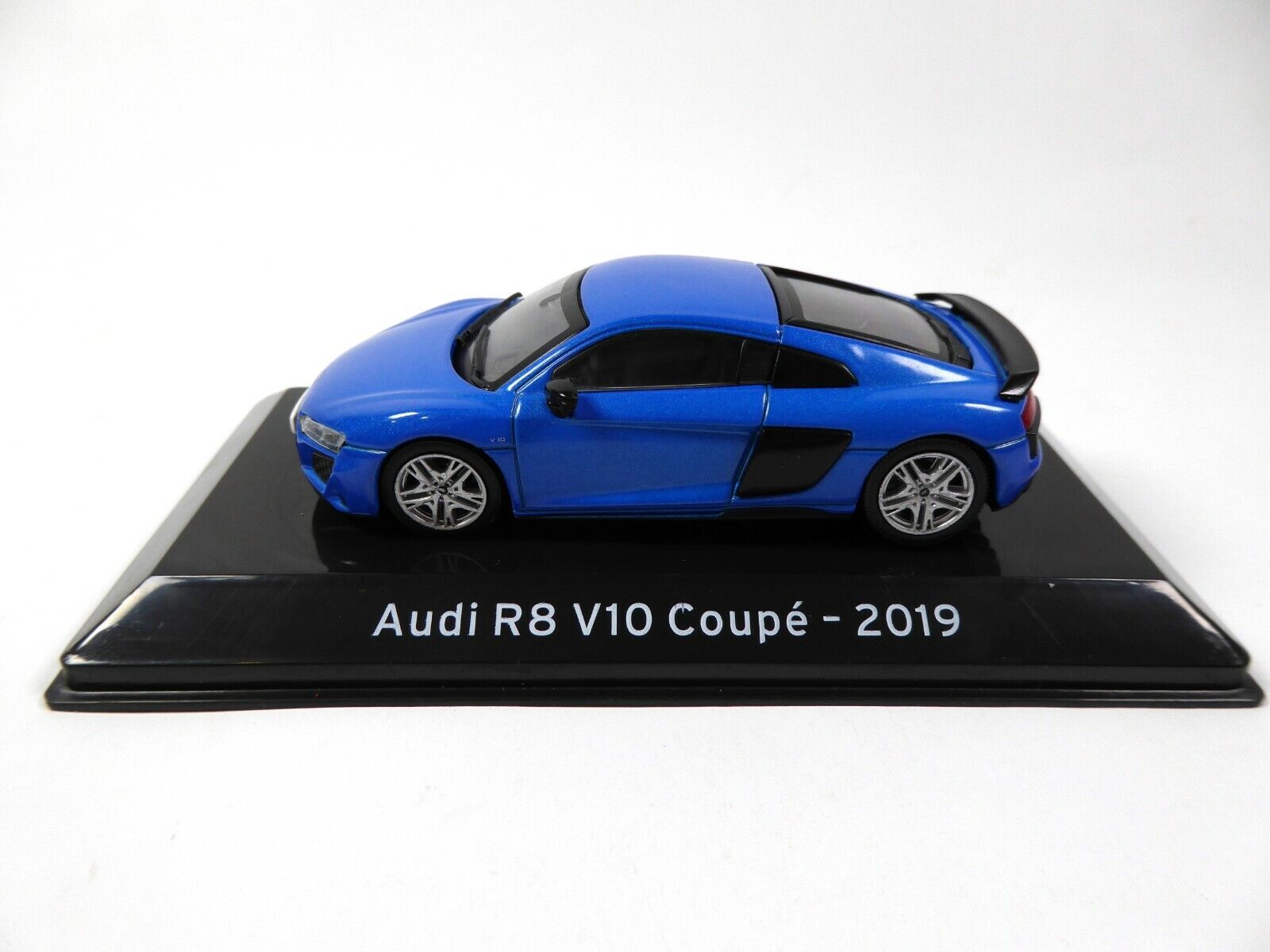 Audi R8 V10 Lmx Coupe Wallpapers