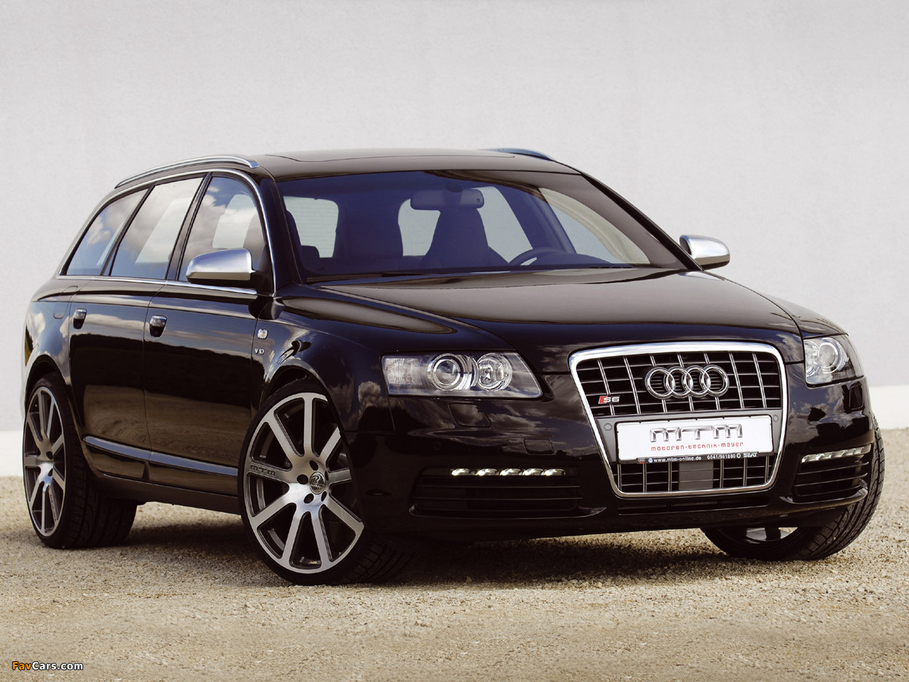 Audi S6 Avant Wallpapers