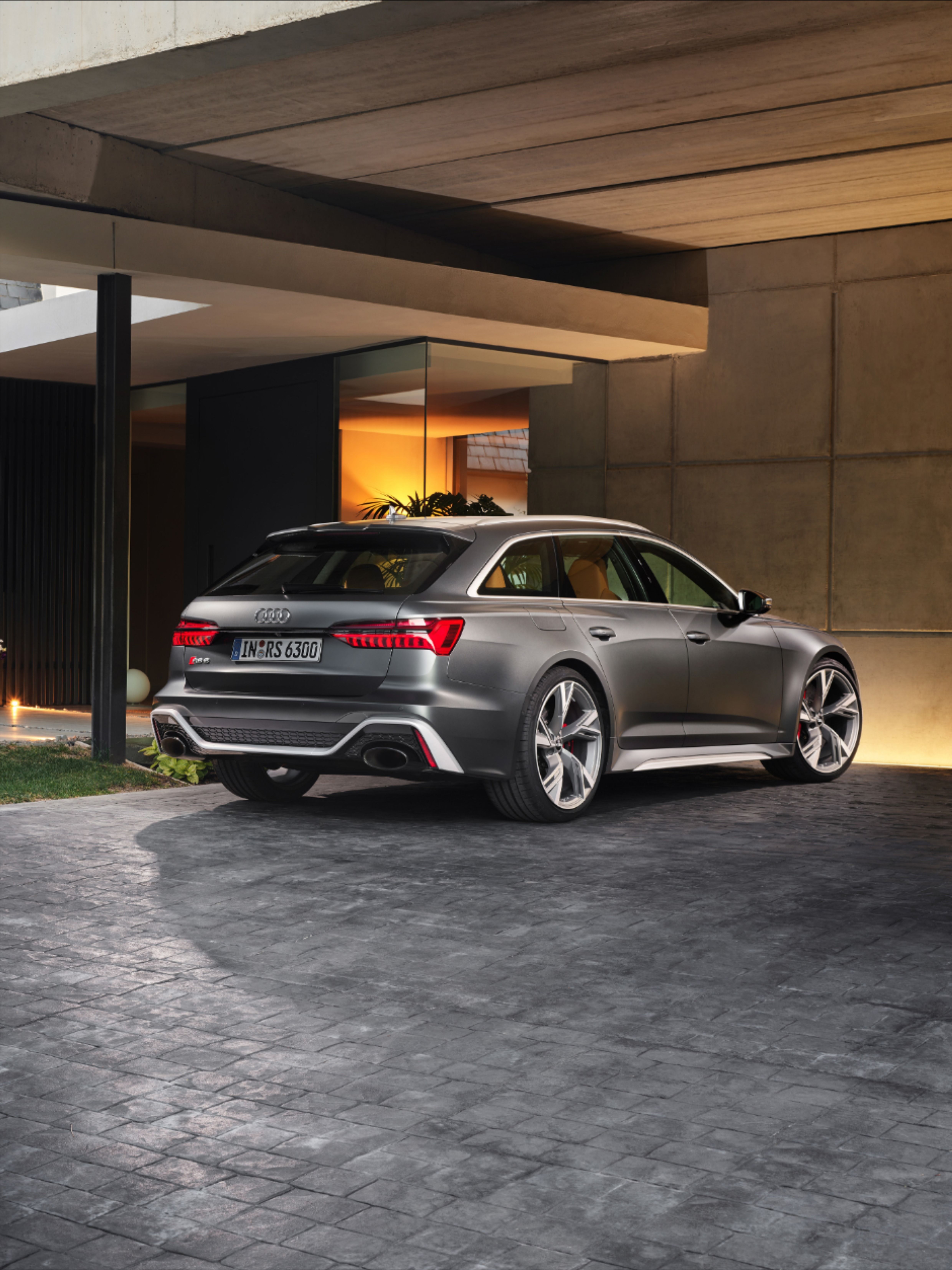 Audi S6 Avant Wallpapers