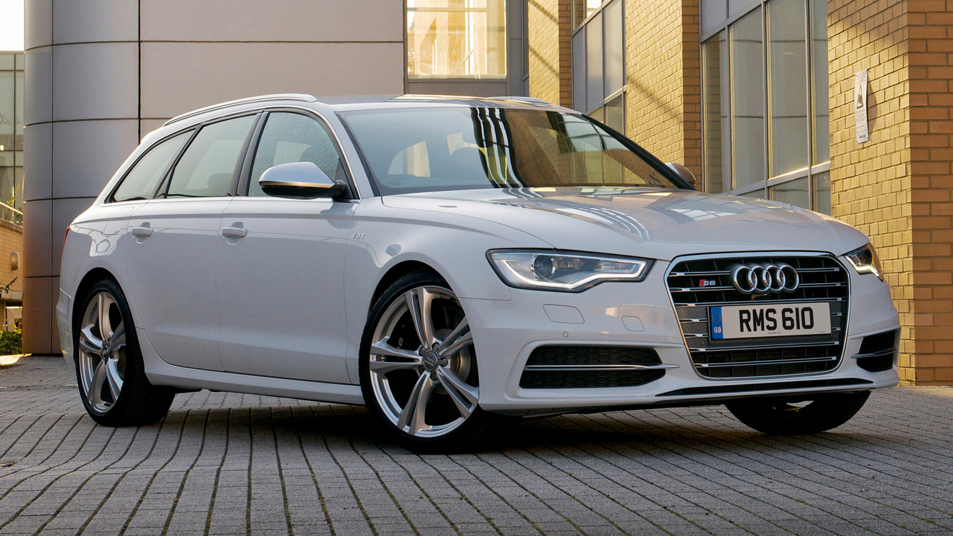 Audi S6 Avant Wallpapers