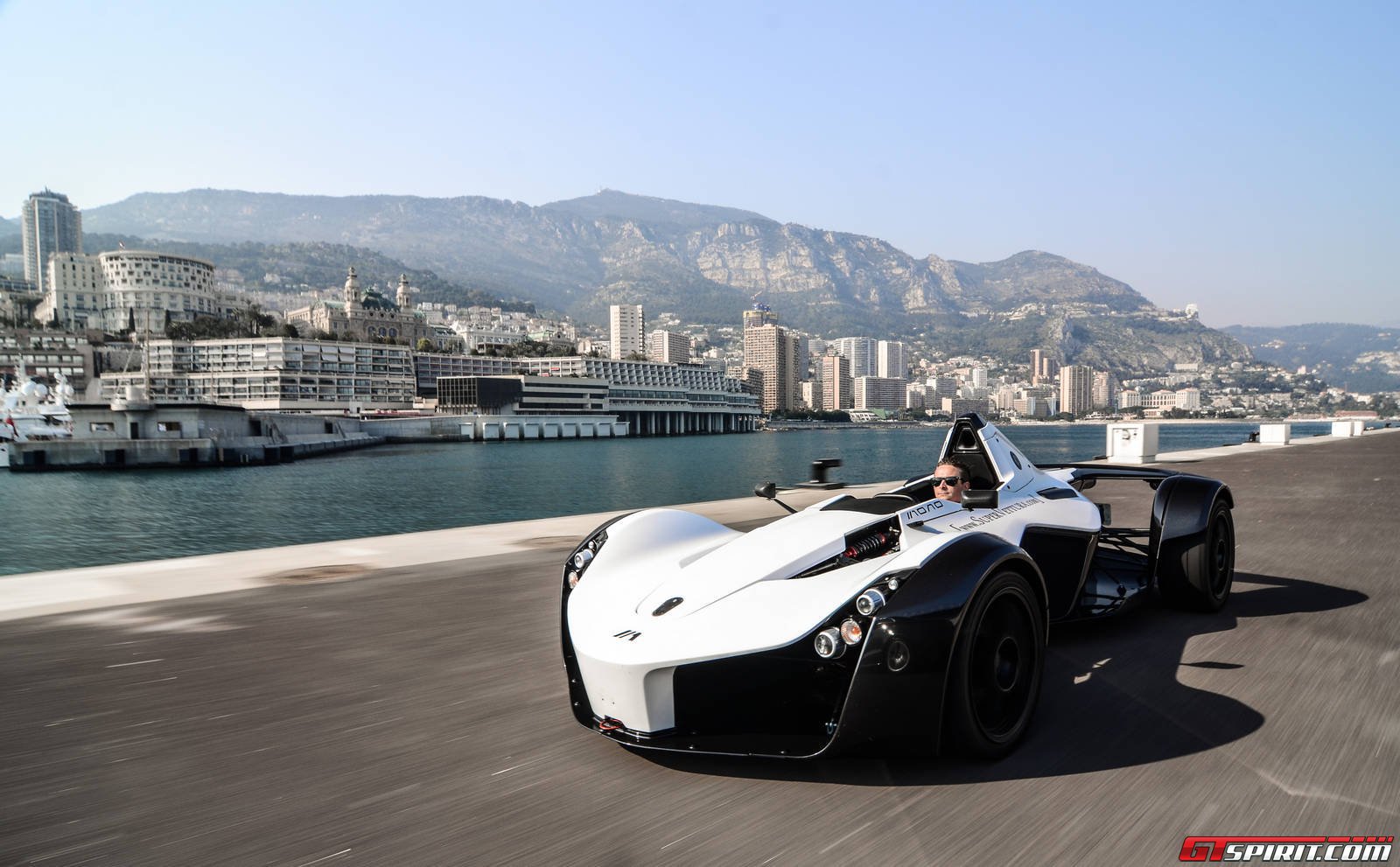 Bac Mono R Wallpapers