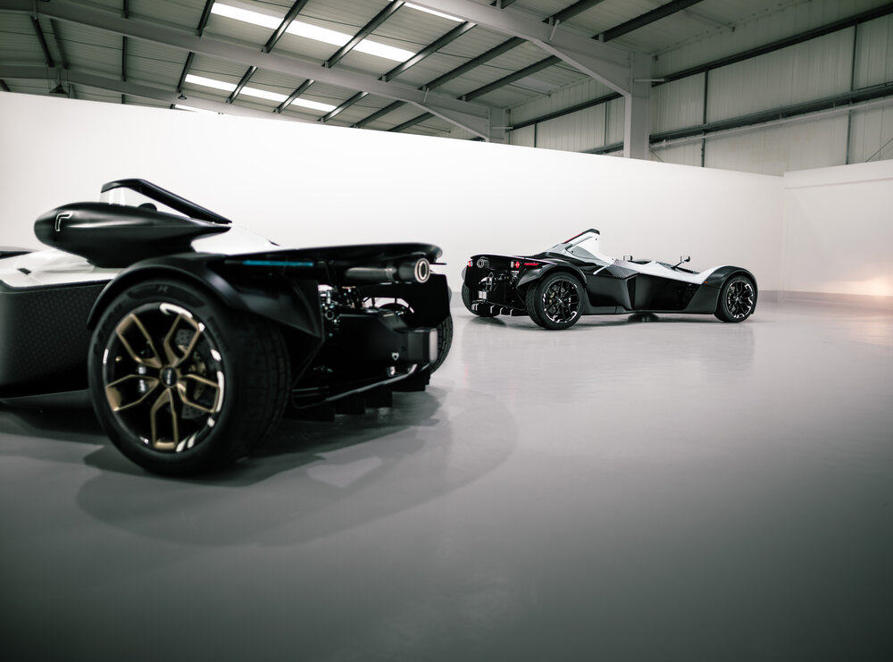 Bac Mono R Wallpapers