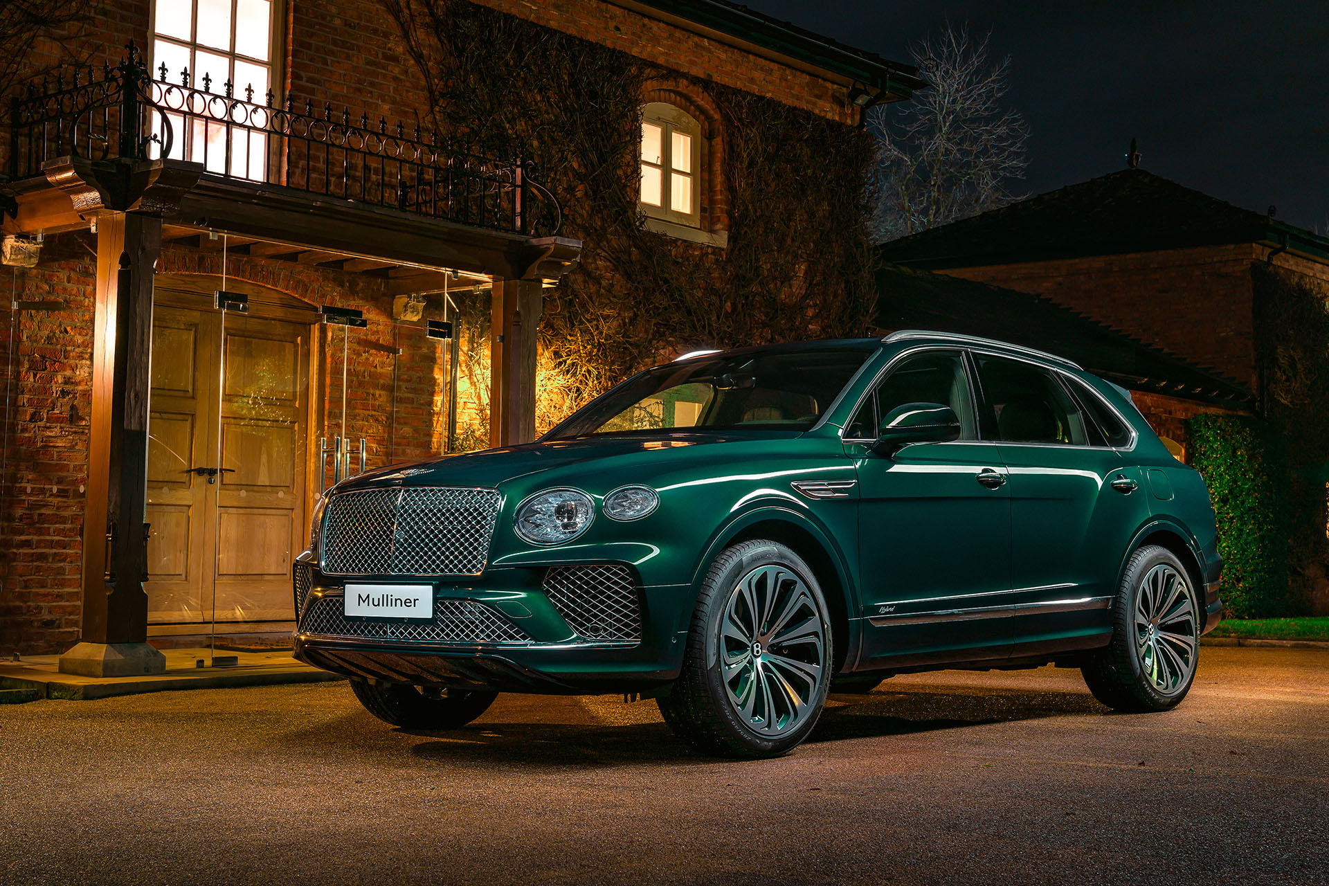 Bentley Bentayga Hybrid Wallpapers