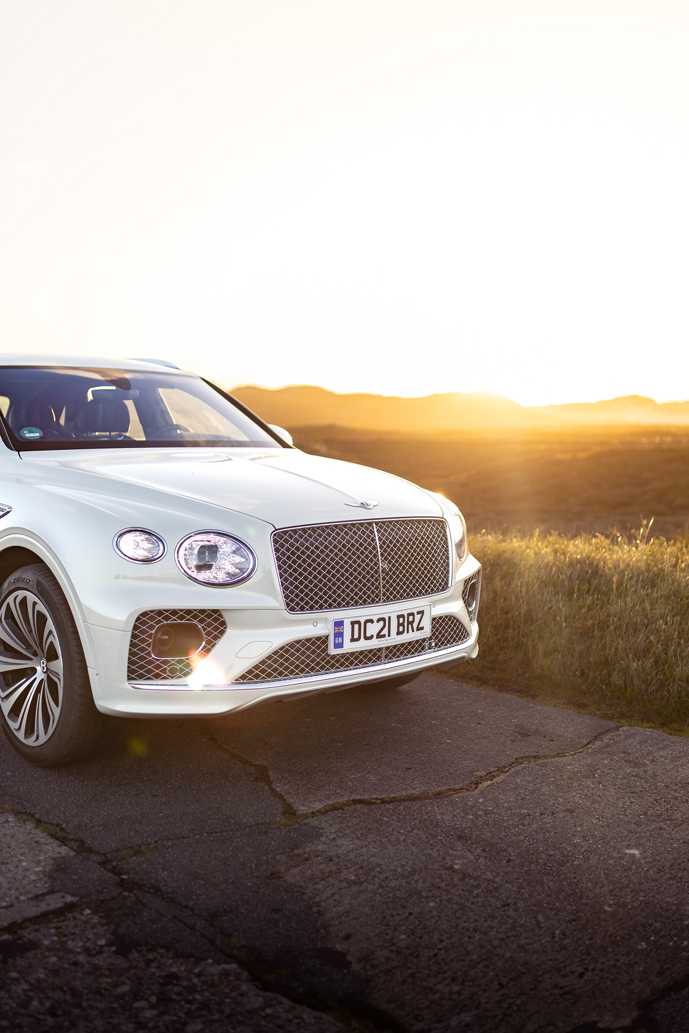 Bentley Bentayga Hybrid Wallpapers