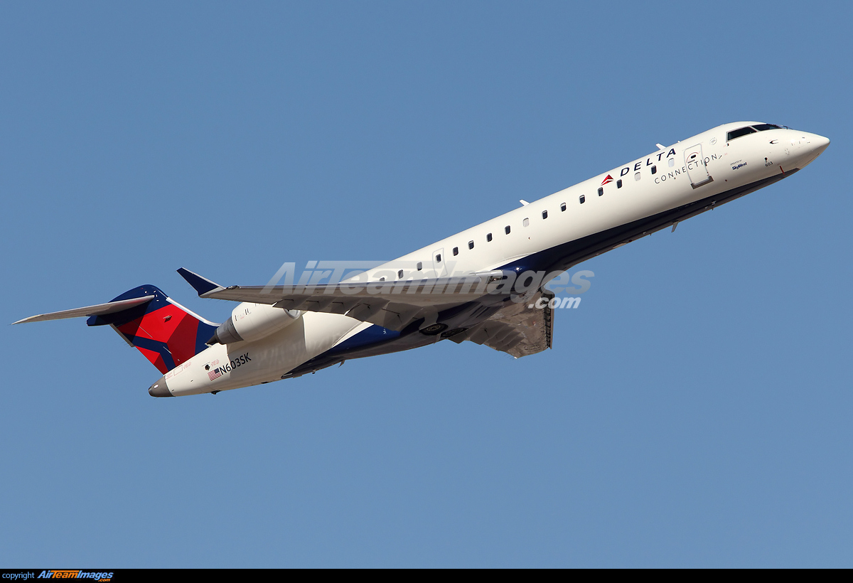 Bombardier Crj700 Wallpapers