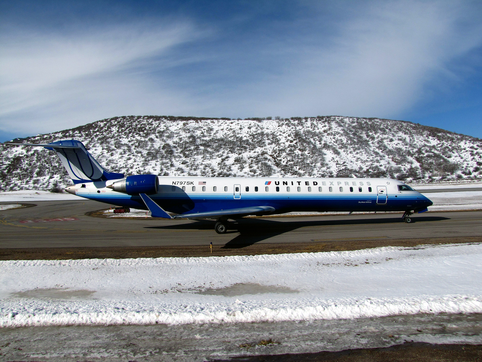 Bombardier Crj700 Wallpapers