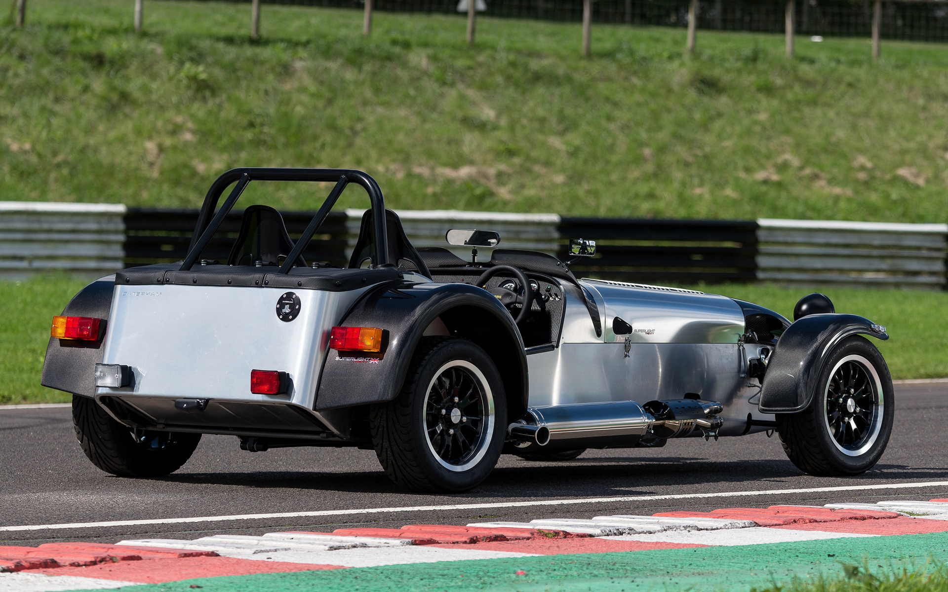 Caterham Seven Superlight R500 Wallpapers