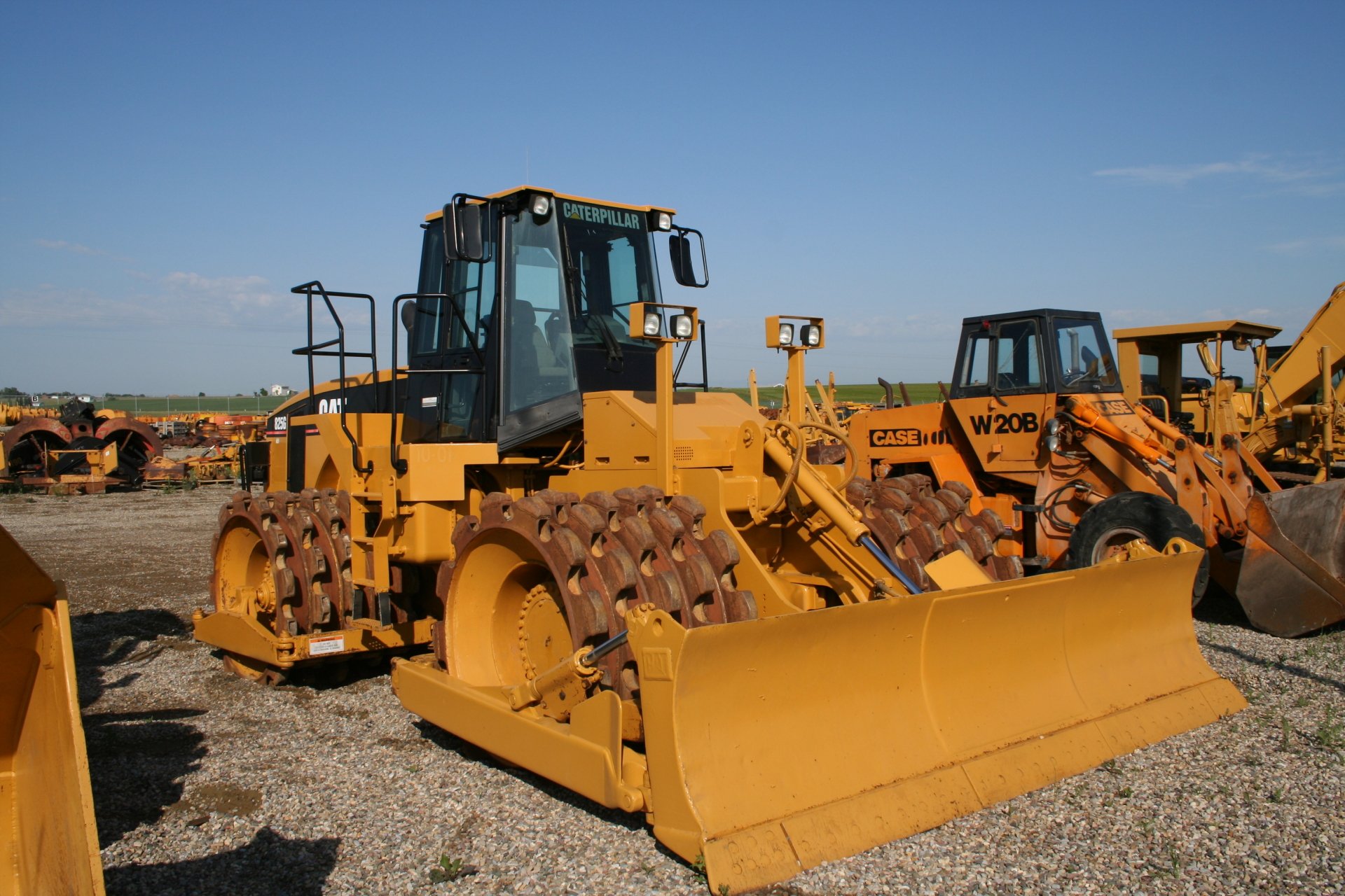 Caterpillar 835 Soil Compactor Wallpapers