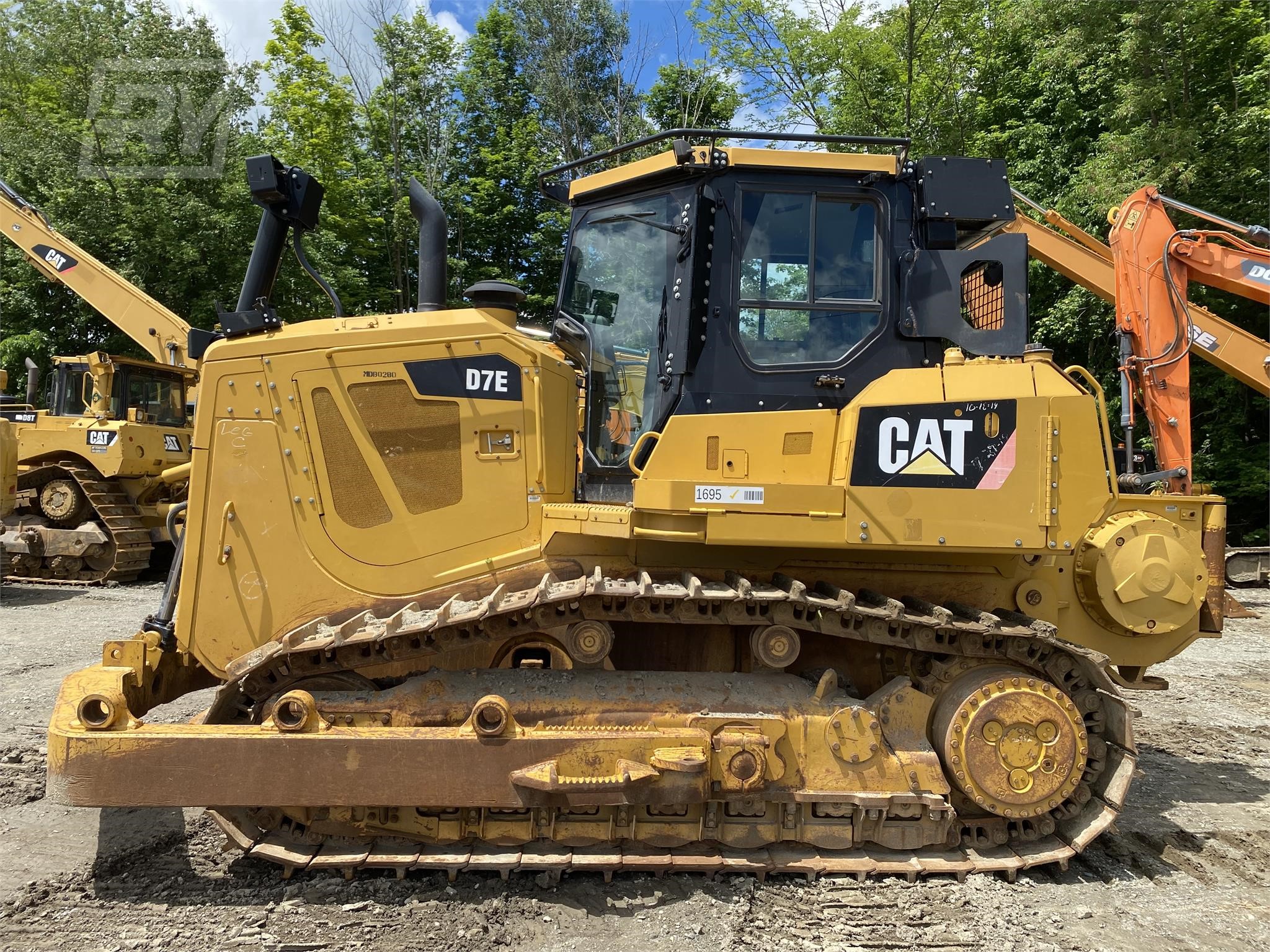 Caterpillar D7E Bulldozer Wallpapers