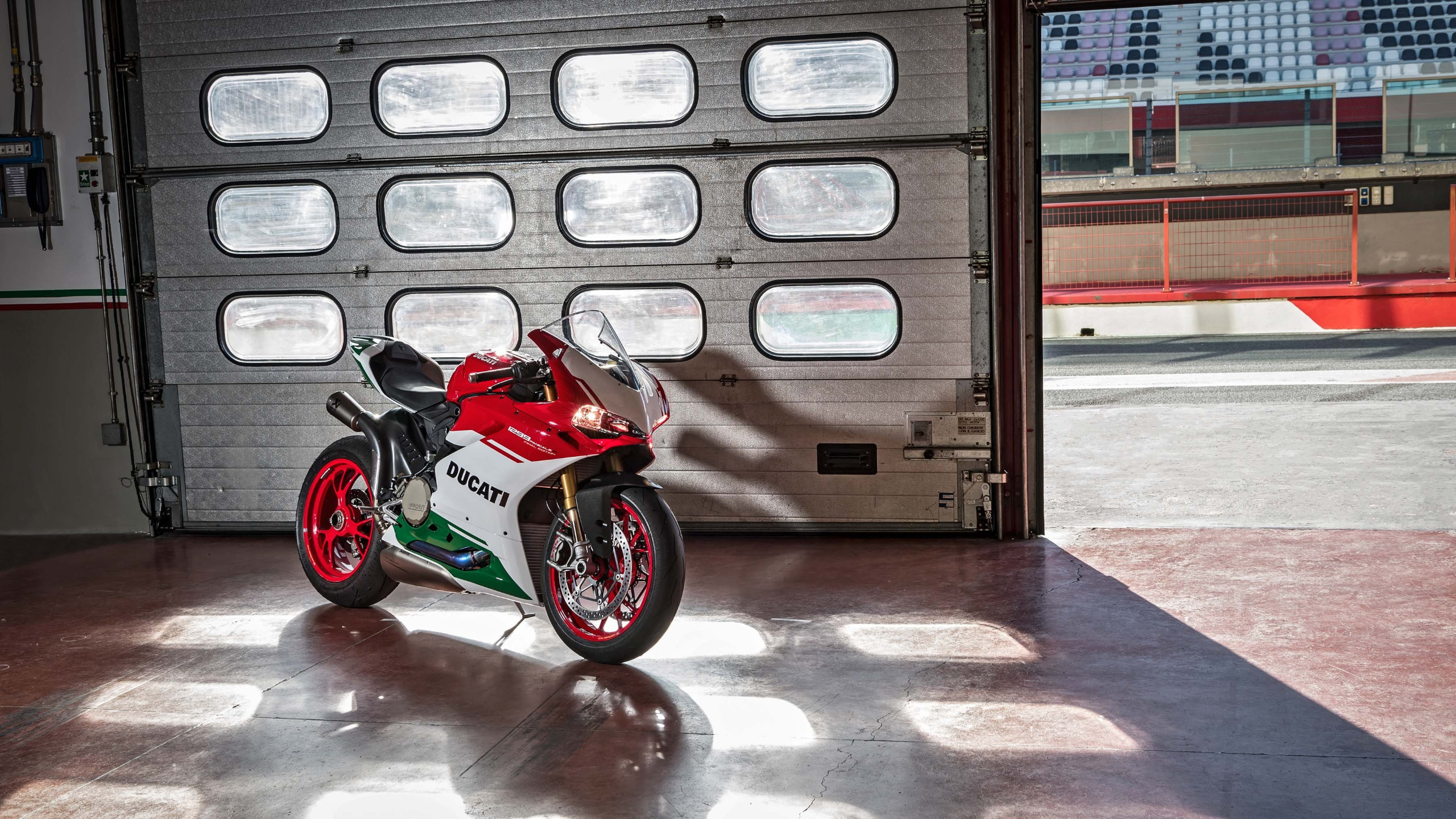 Ducati 1299 Panigale Wallpapers