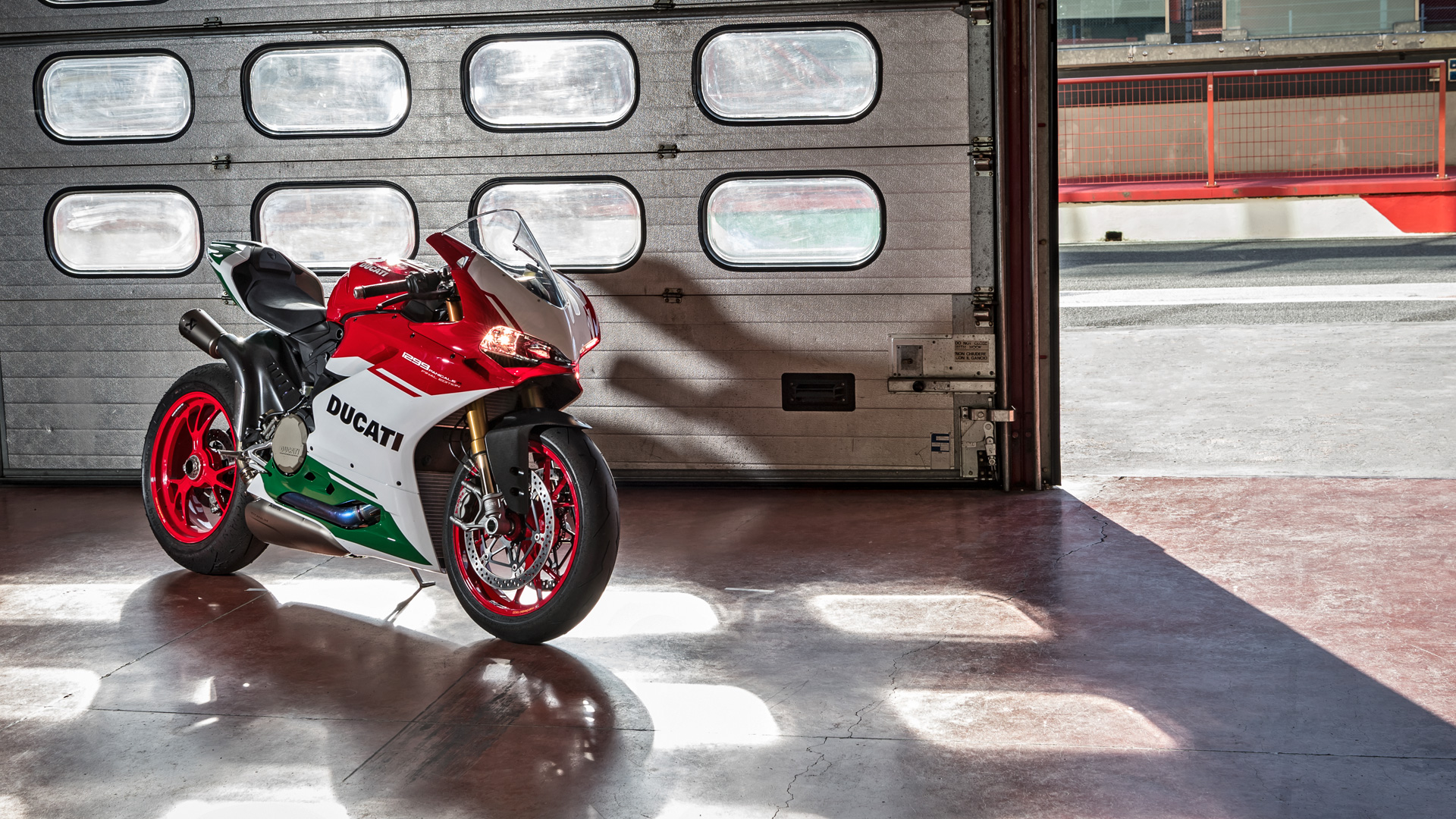 Ducati 1299 Panigale Wallpapers