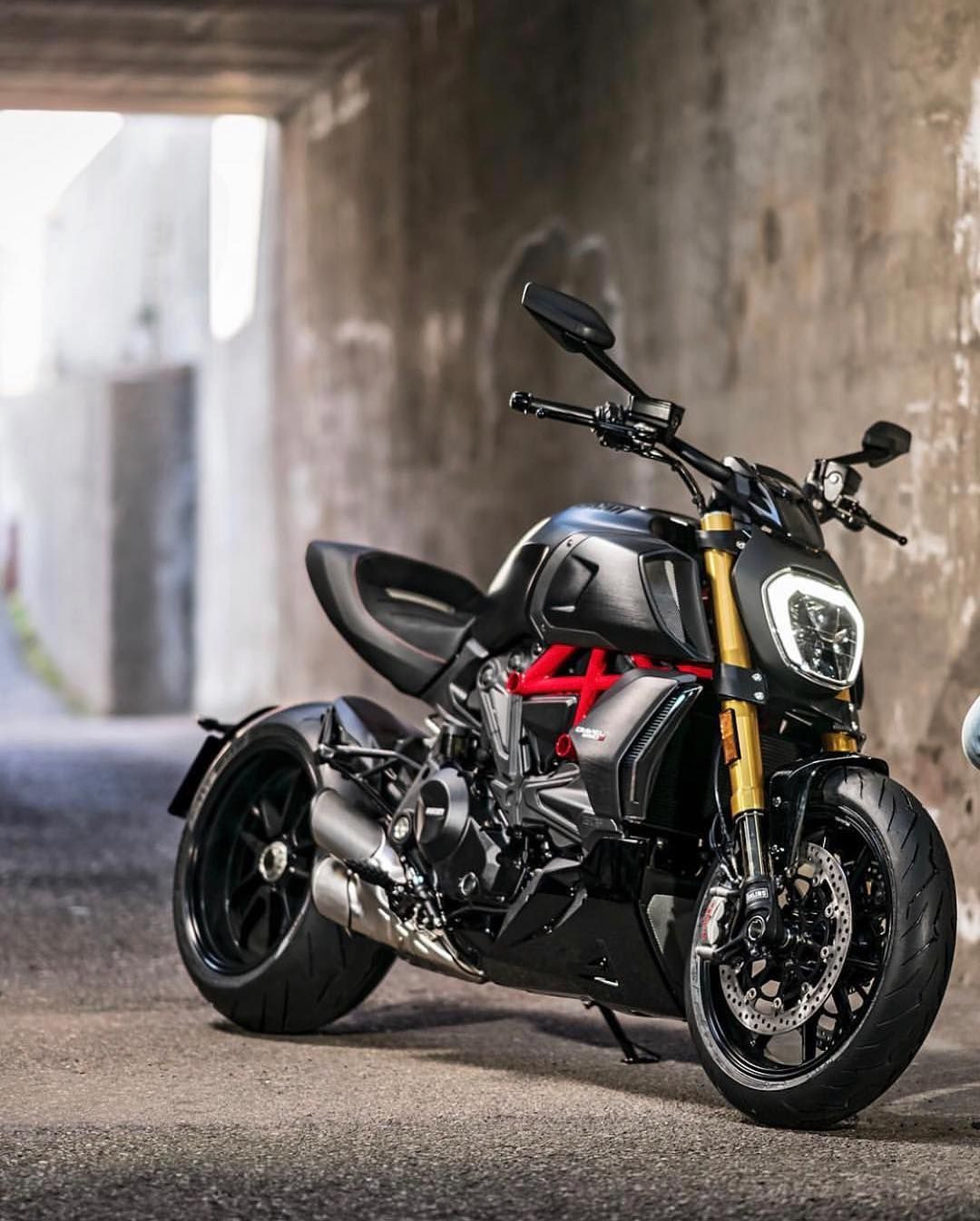 Ducati Diavel Wallpapers