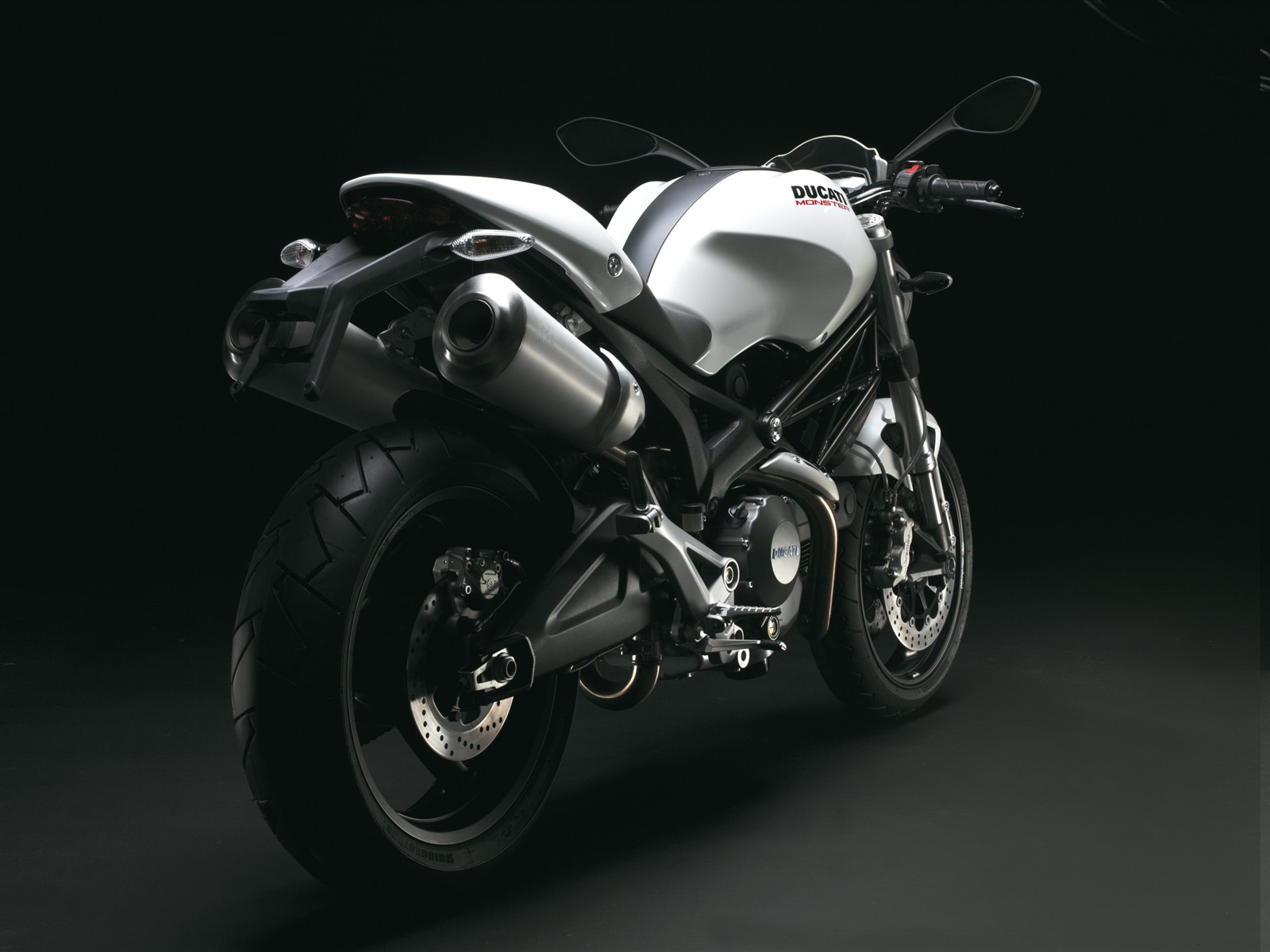 Ducati Monster 696 Wallpapers