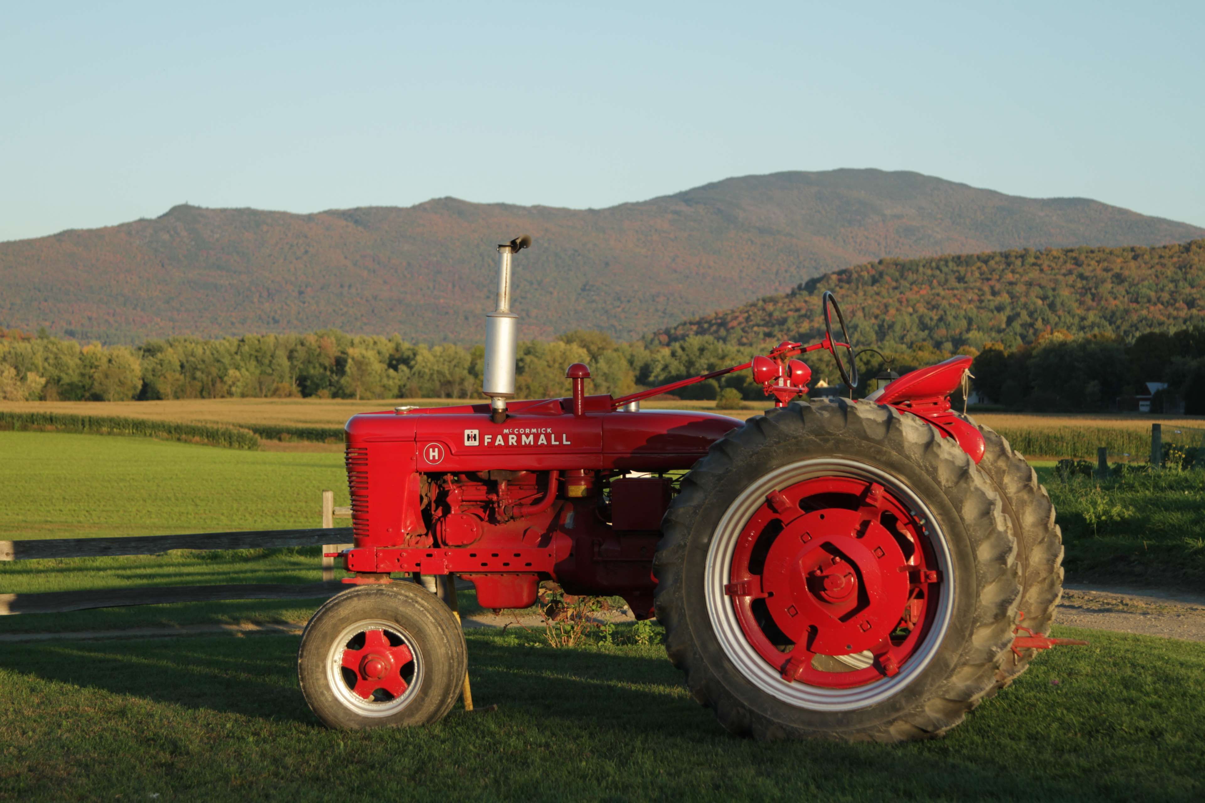 Farmall Tractor Wallpapers