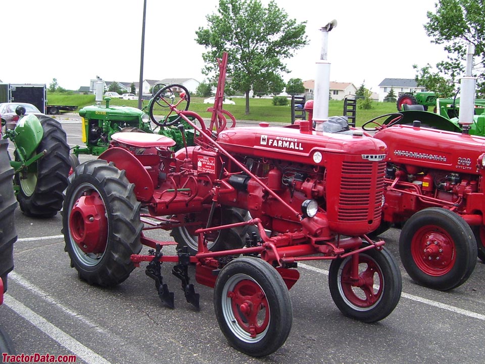 Farmall Tractor Wallpapers