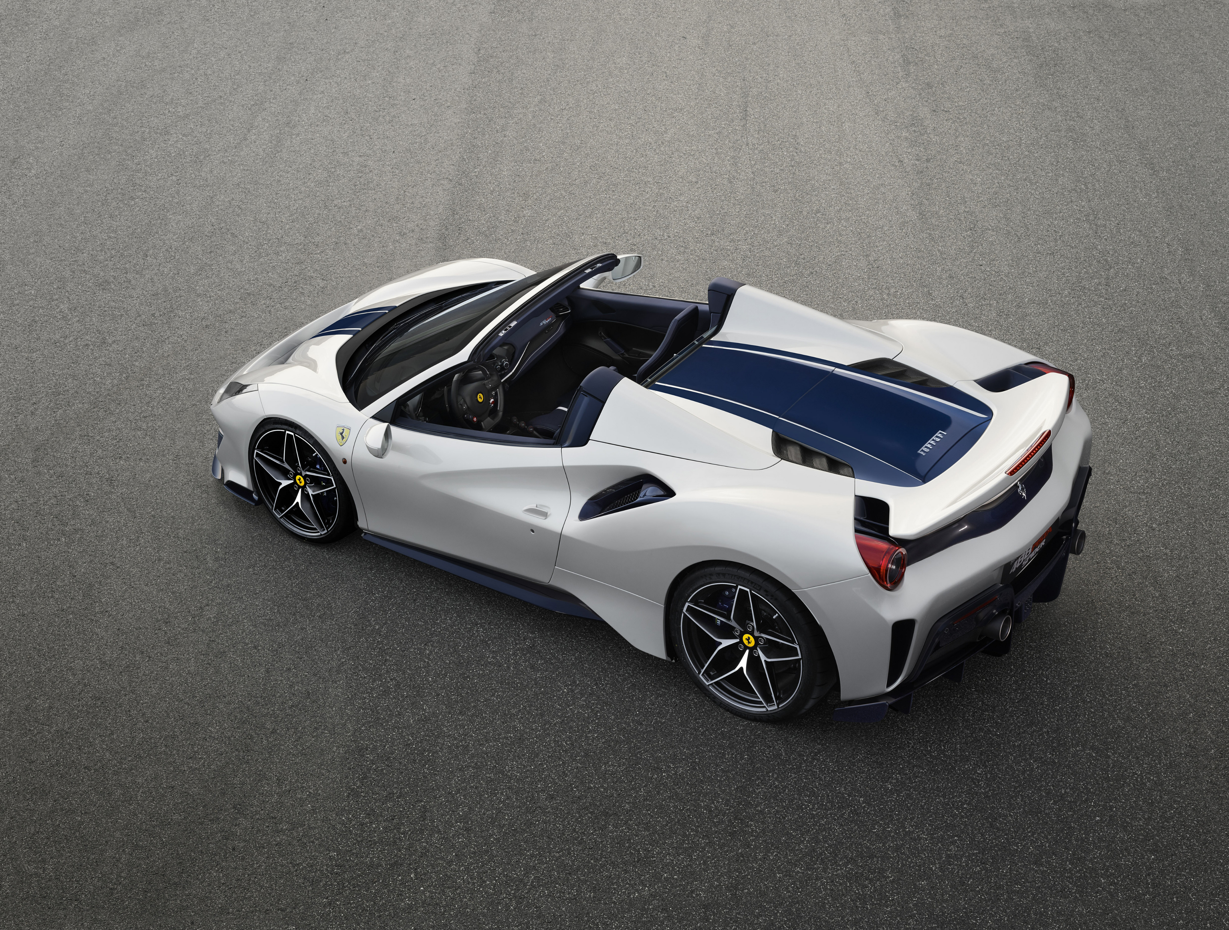 Ferrari 488 Pista Spider Wallpapers