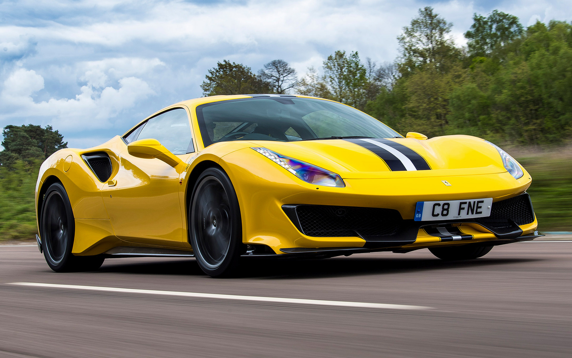 Ferrari 488 Pista Spider Wallpapers