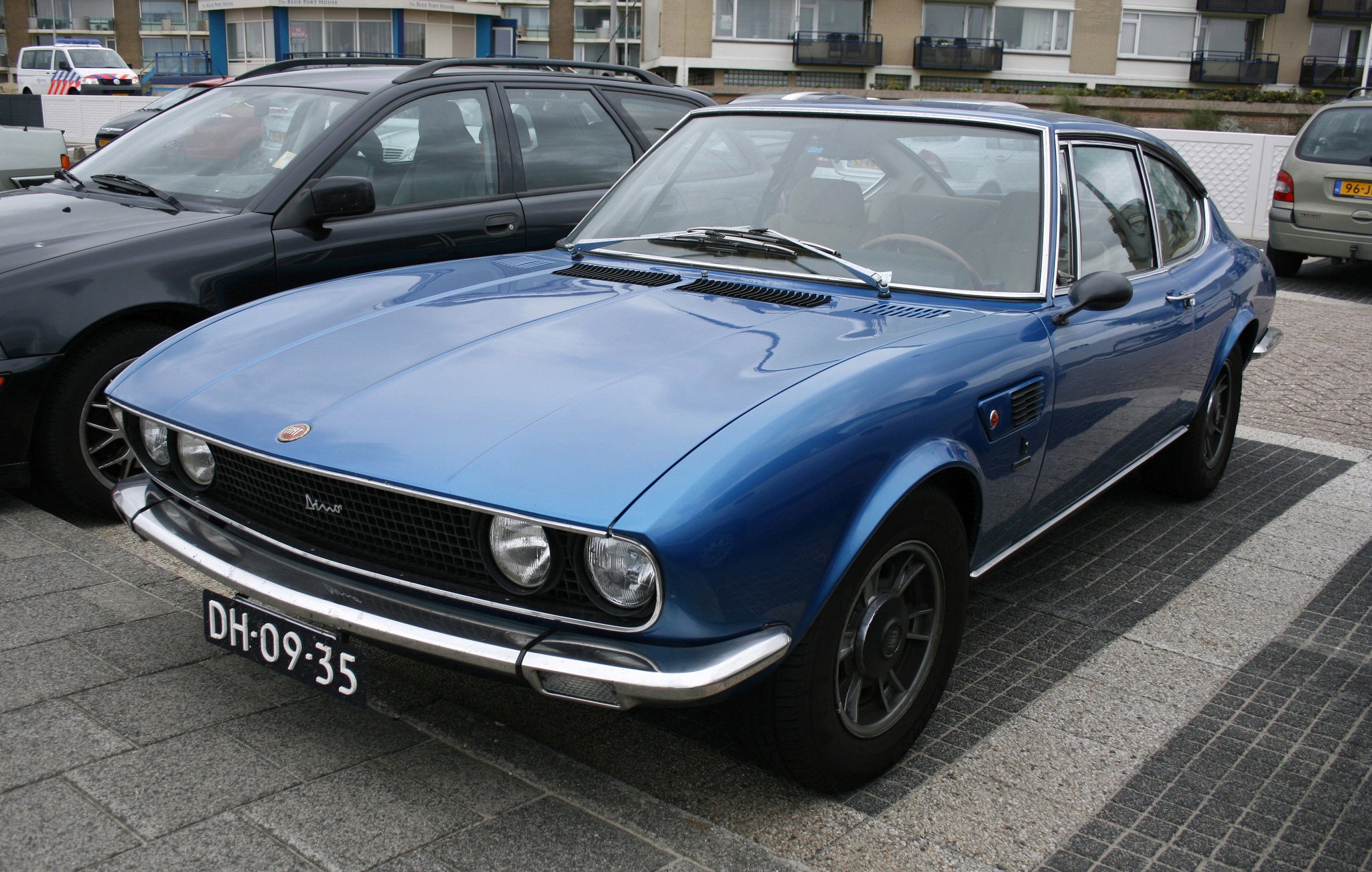 Fiat Dino 2400 Wallpapers