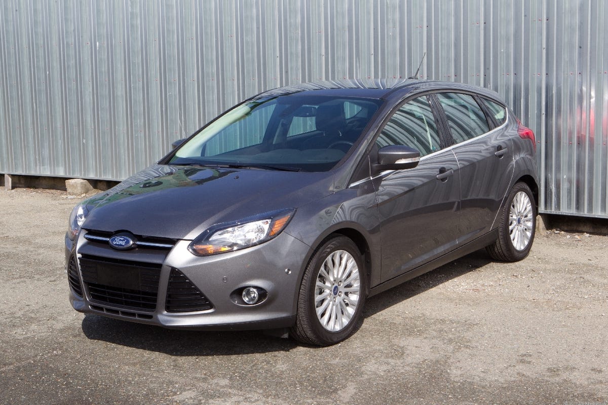 Ford Focus Titanium Sedan Wallpapers