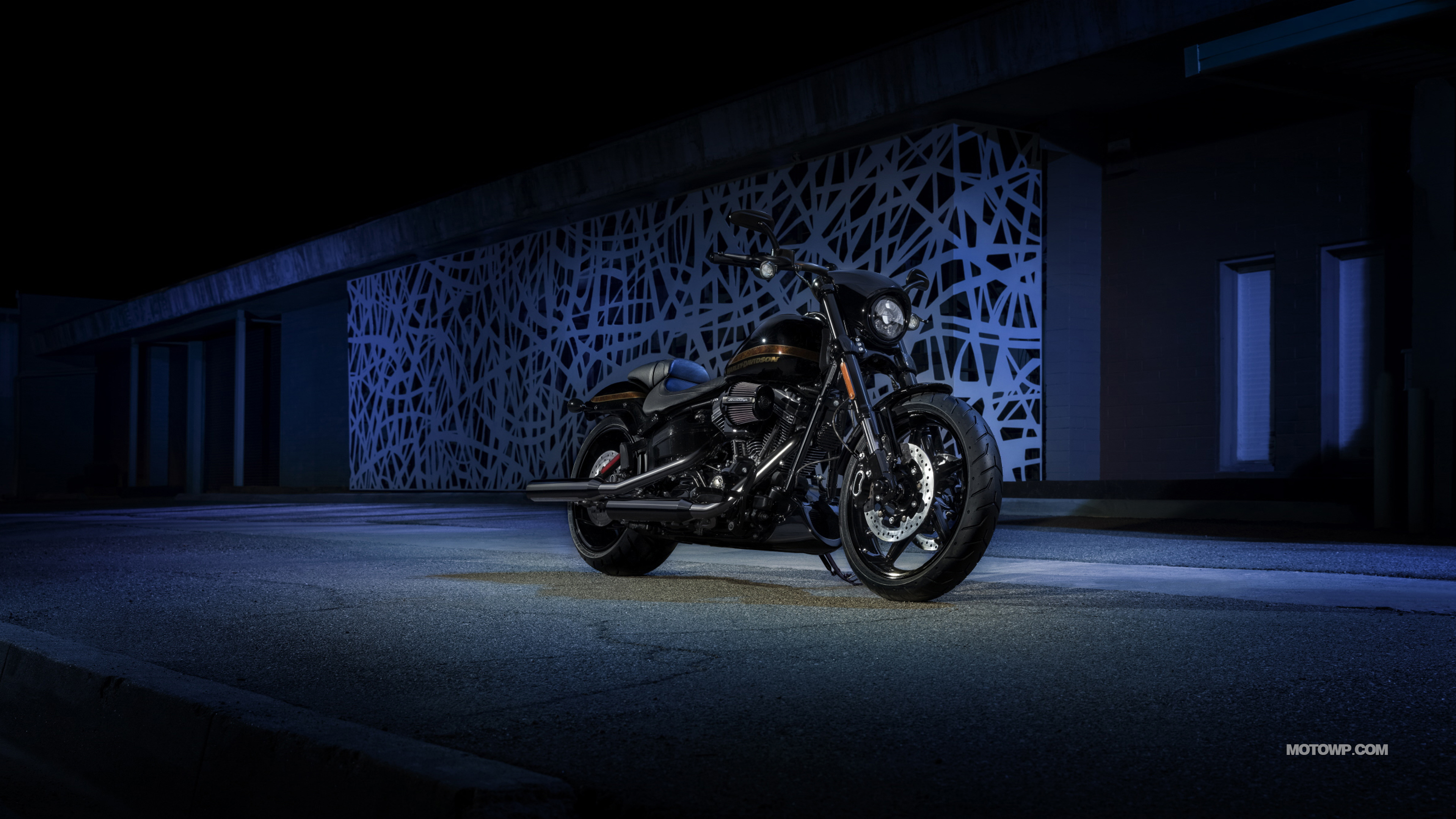 Harley-Davidson Cvo Breakout Wallpapers