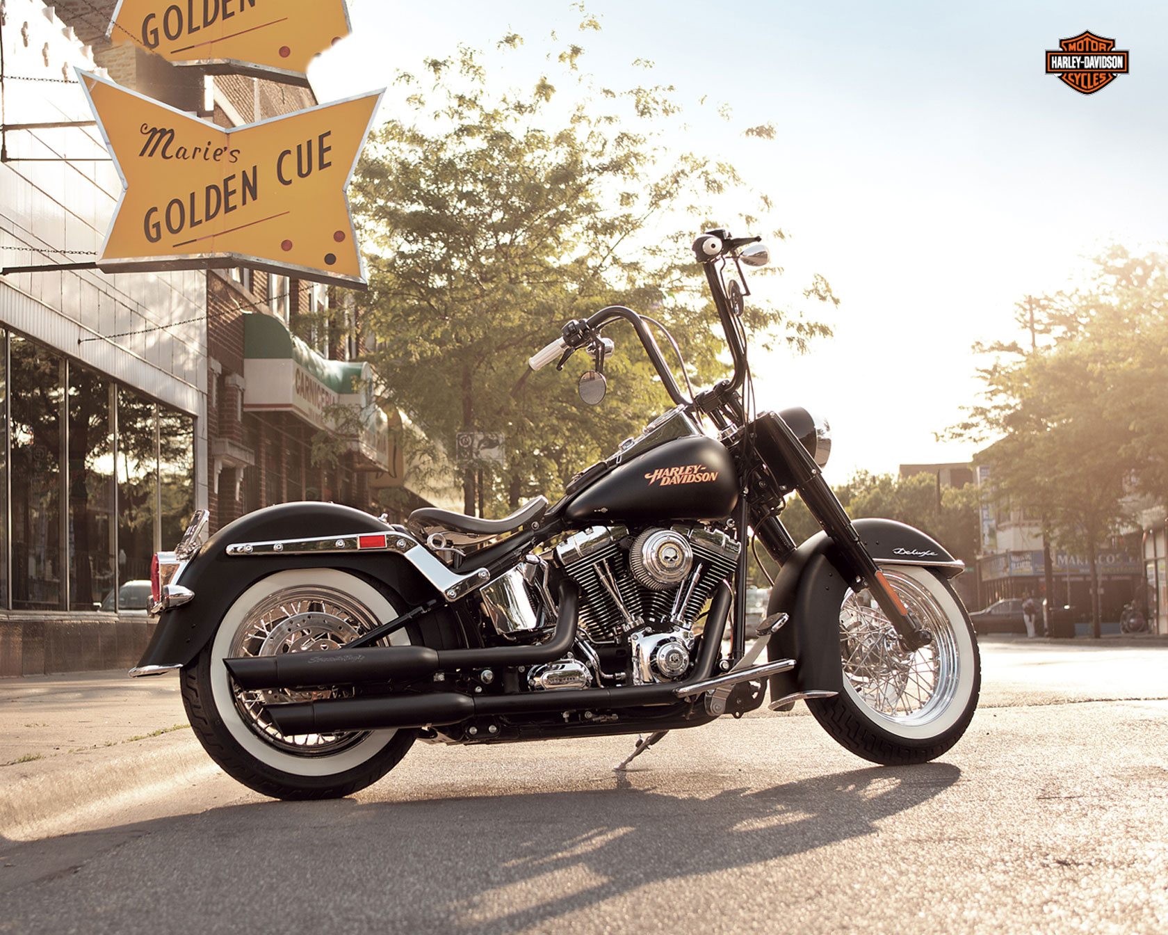 Harley-Davidson Softail Deluxe Wallpapers