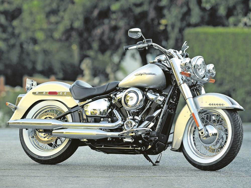 Harley-Davidson Softail Deluxe Wallpapers