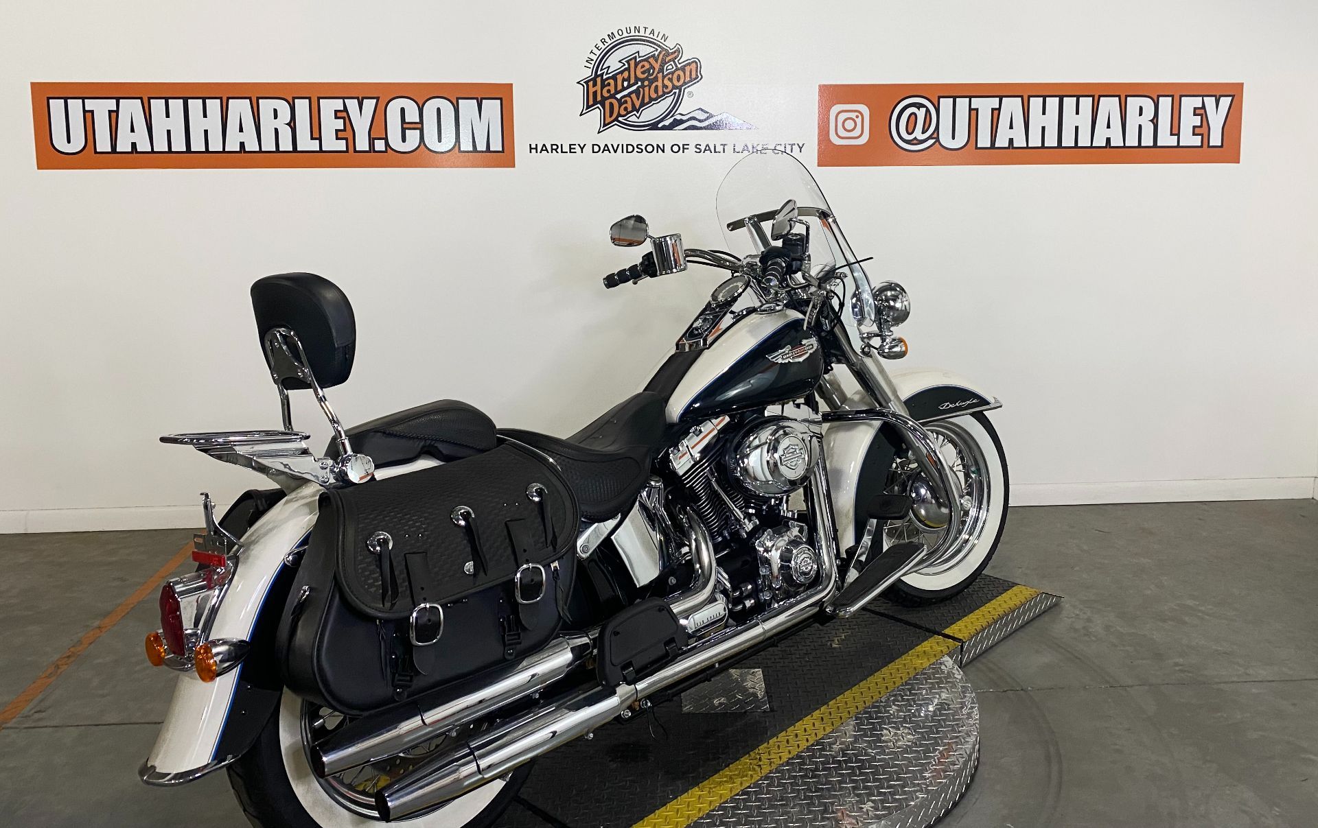 Harley-Davidson Softail Deluxe Wallpapers