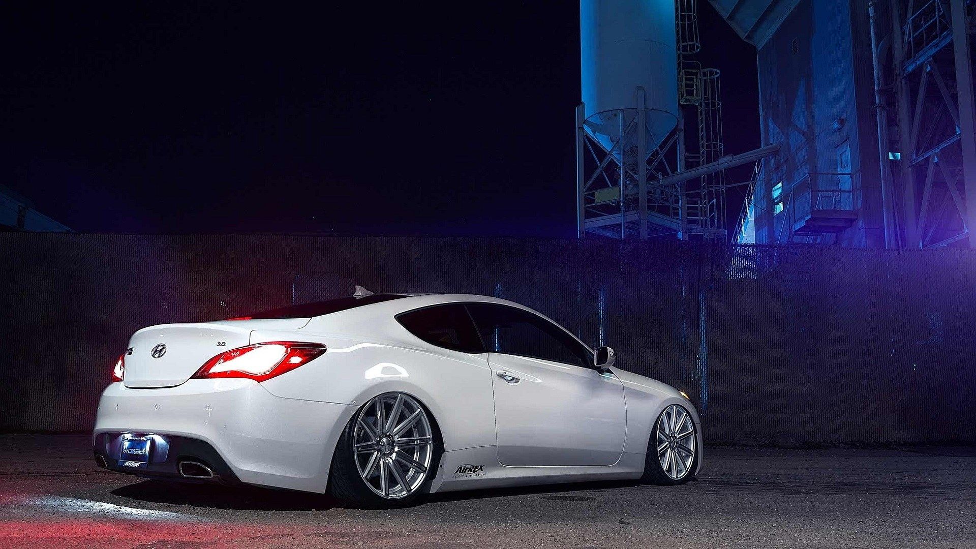 Hyundai Genesis Wallpapers